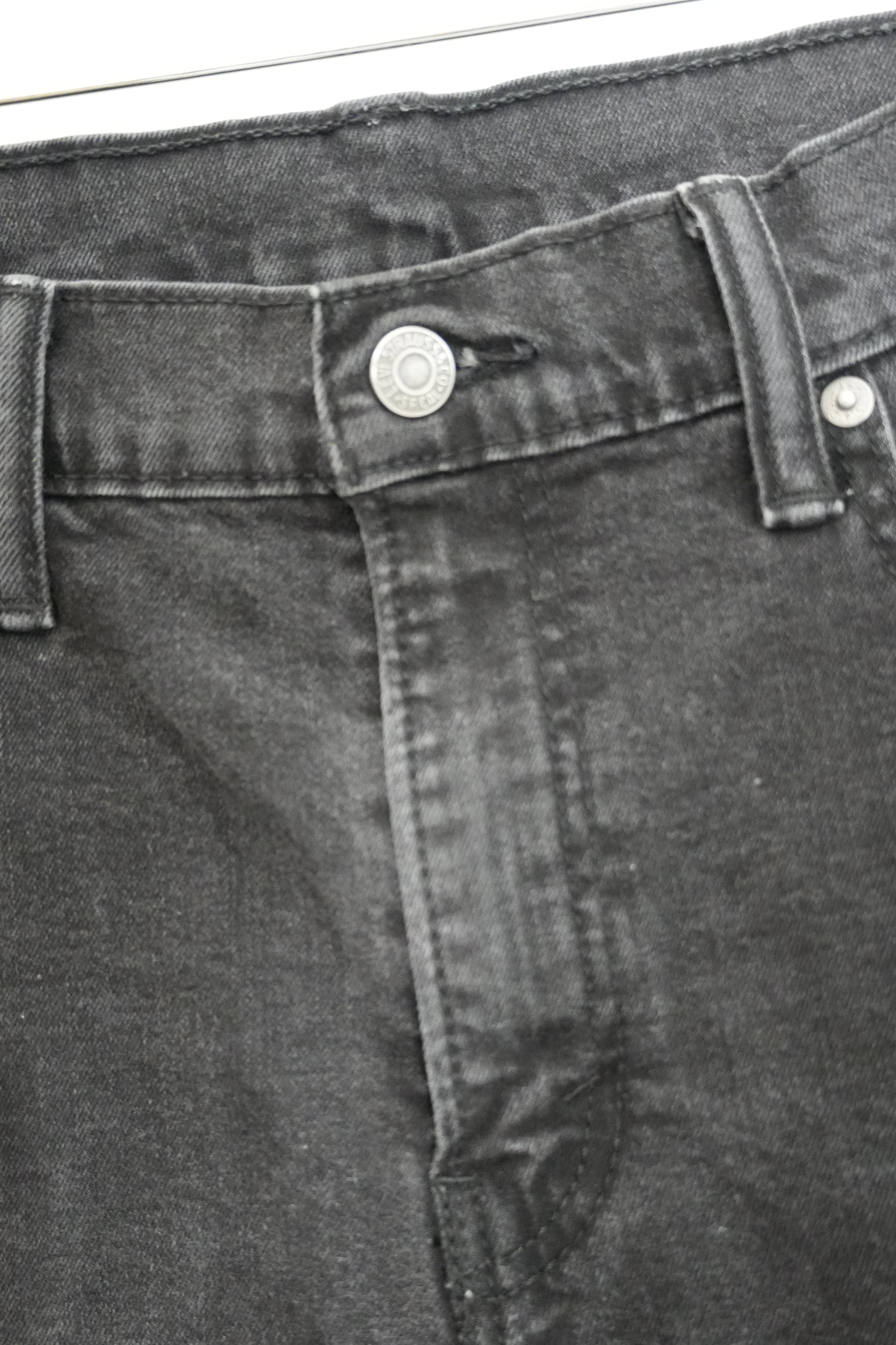 Levi Strauss & Co 502 Men's Black Denim Jeans 33Wx32L