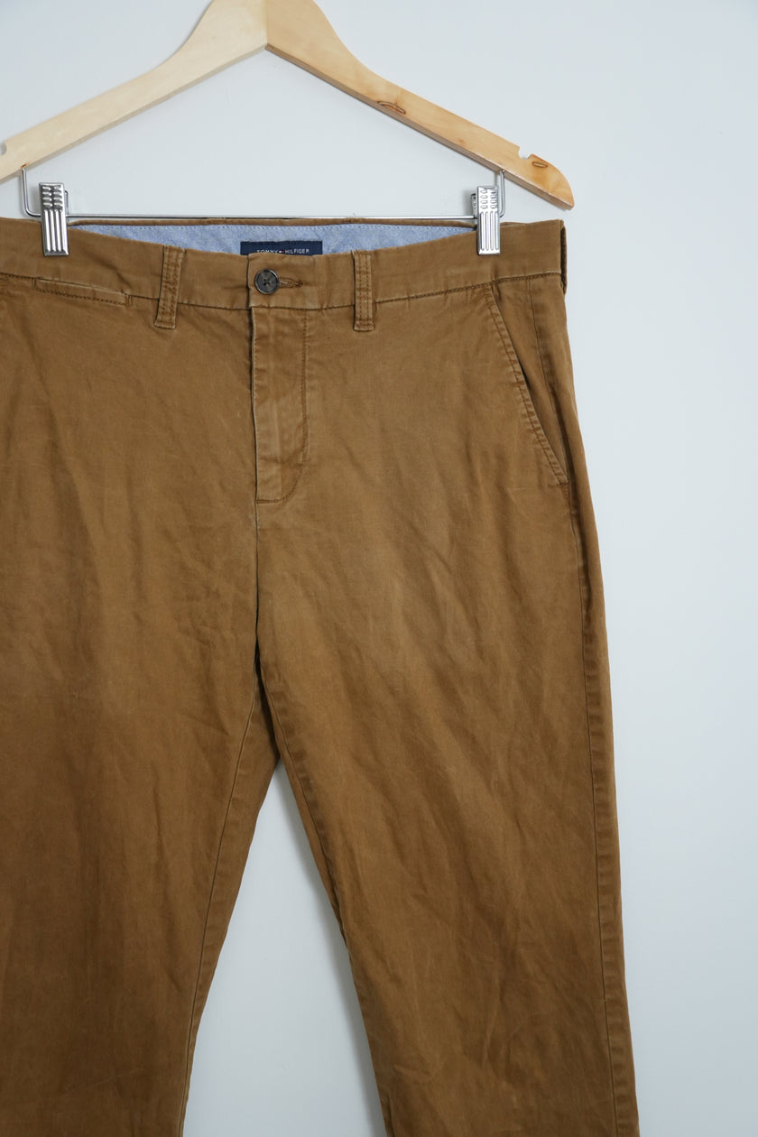 Tommy Hilfiger 33/32 Khaki Pant