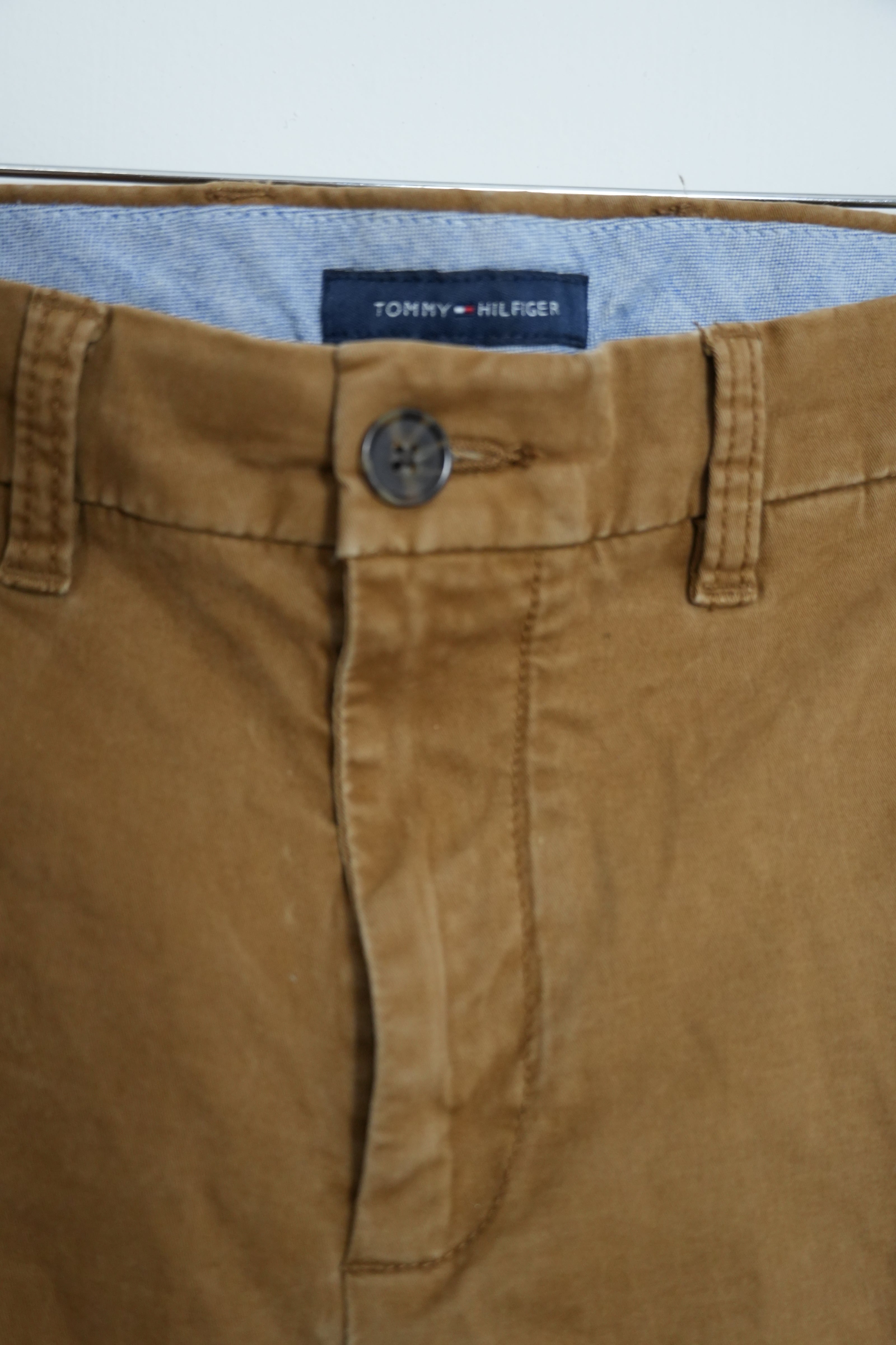 Tommy Hilfiger 33/32 Khaki Pant
