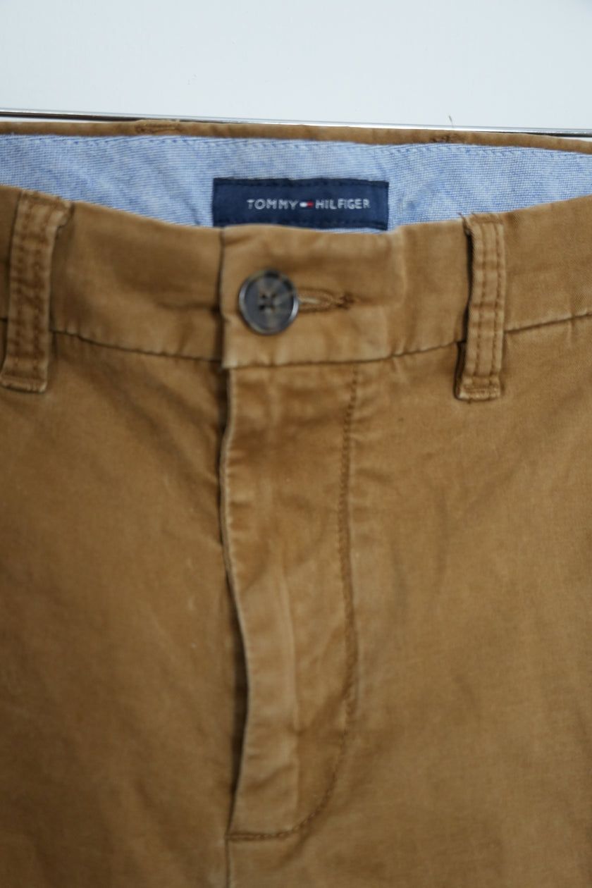 Tommy Hilfiger 33/32 Khaki Pant