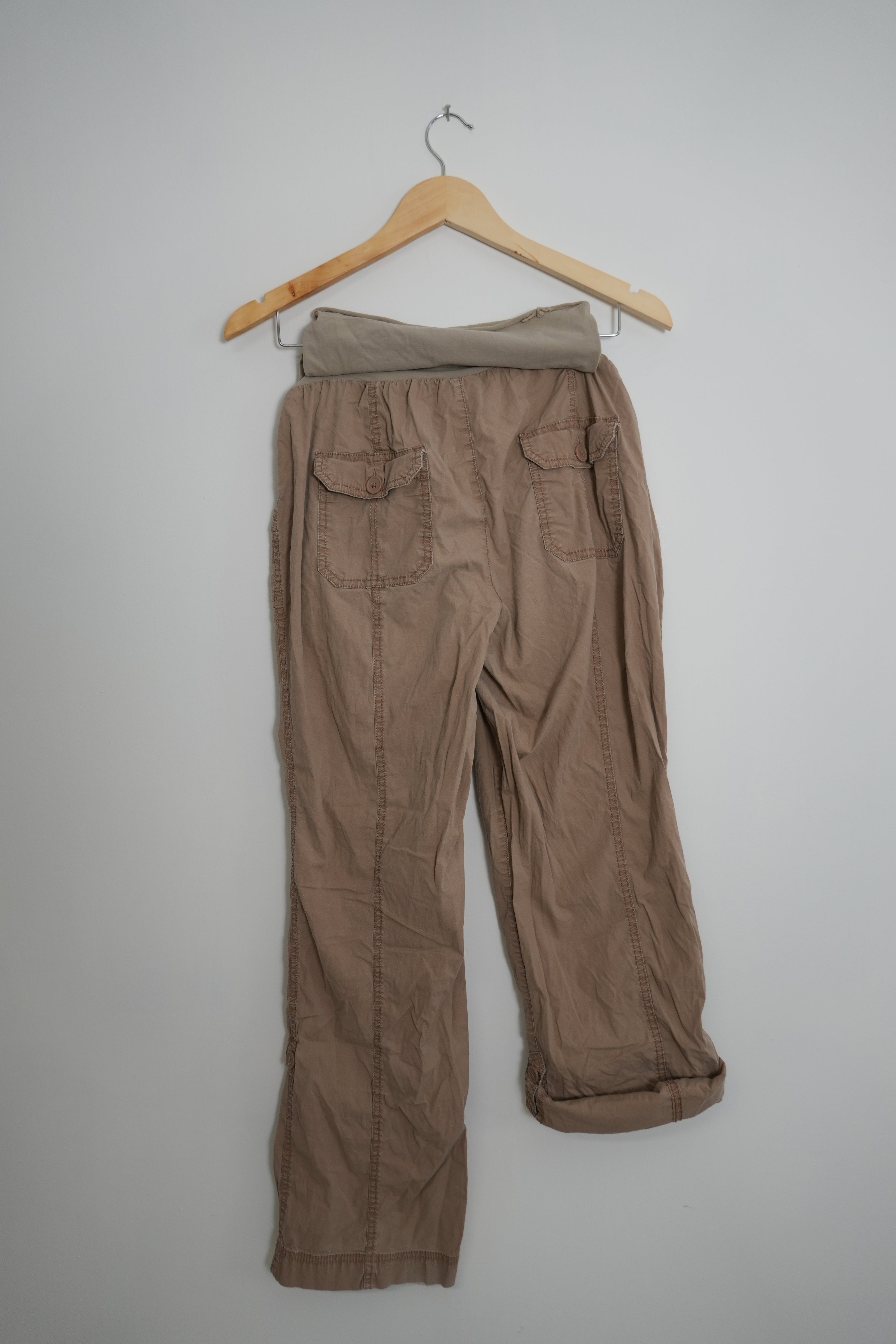 Maternity Rollup Cargo Khaki Pant Size Large - Oh Baby by Motherhood