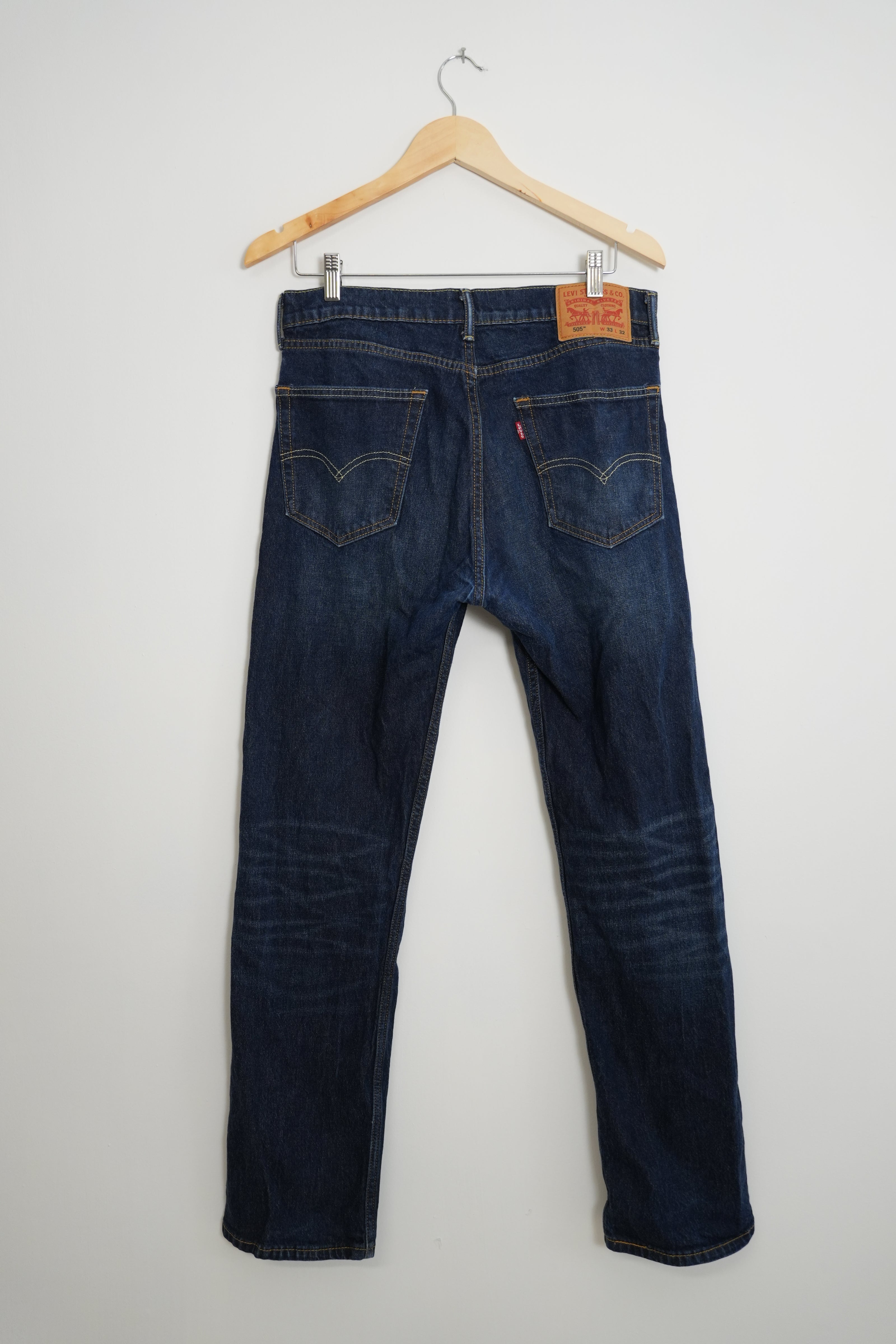 Men’s Levi 505 Dark Wash Jeans Size 33X32