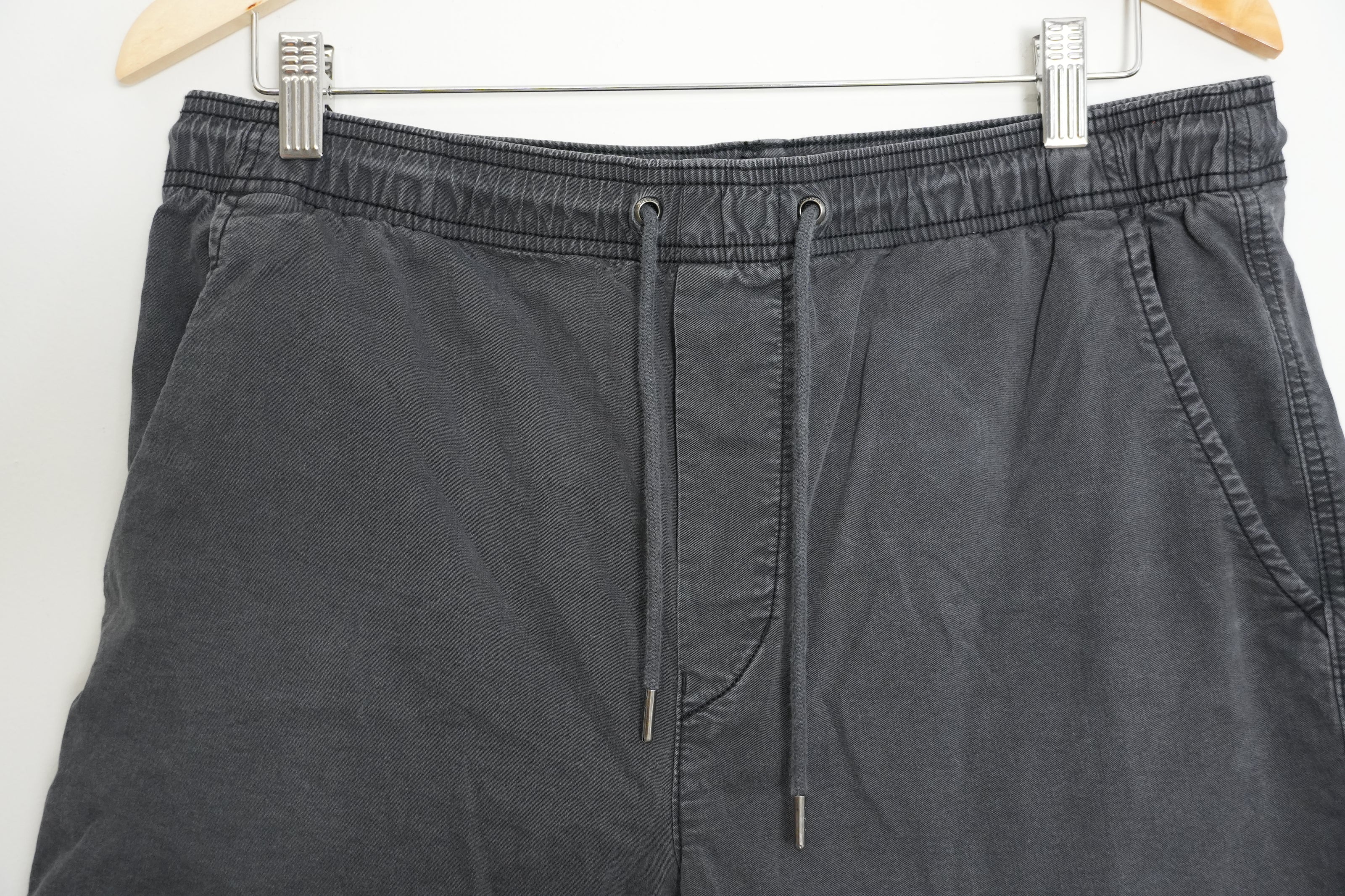 American Eagle Shorts Women Medium Gray Elastic Waist Drawstring Casual