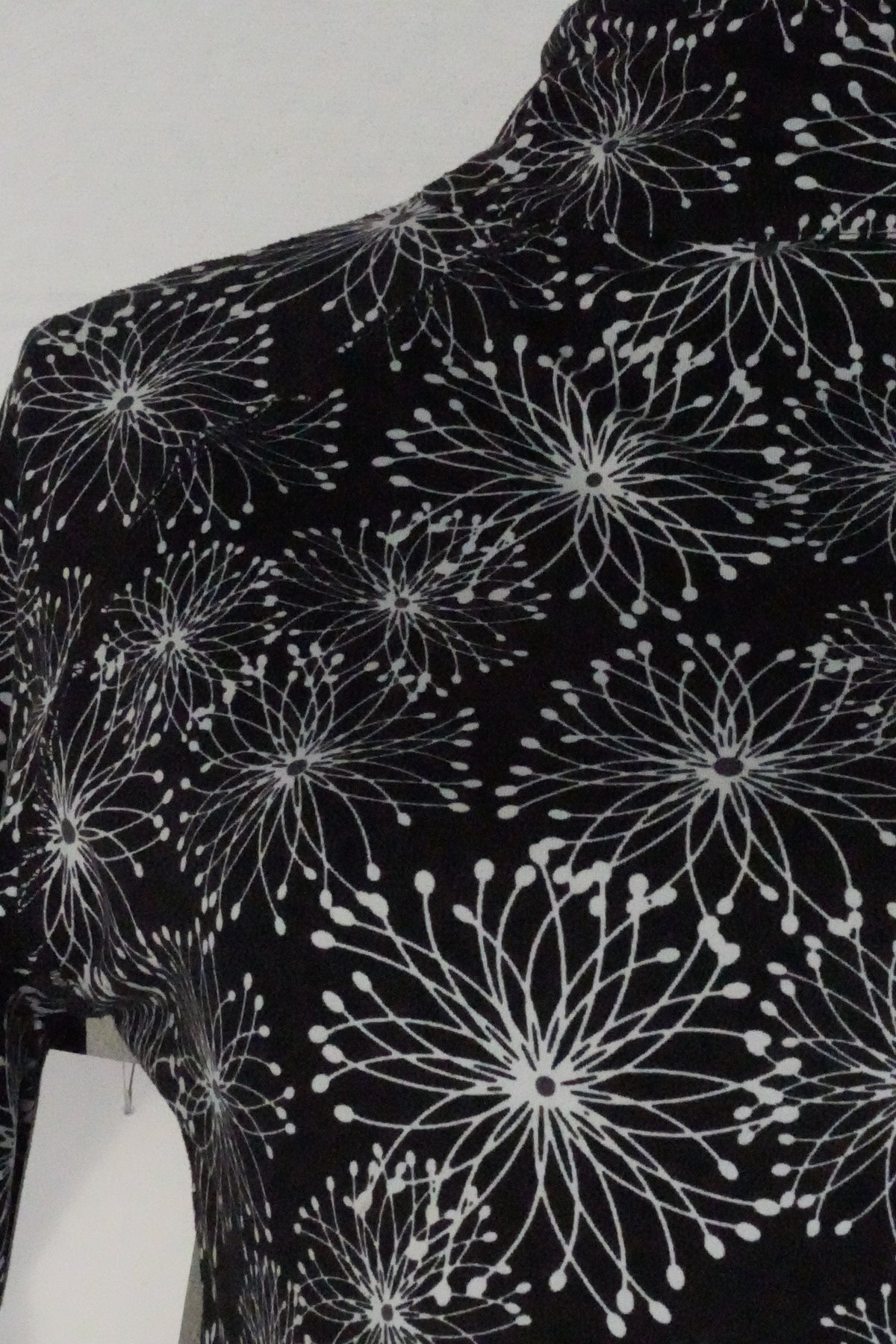 Soybu Dress Women Medium Black White Floral Print Mock Neck Long Sleeve Keyhole
