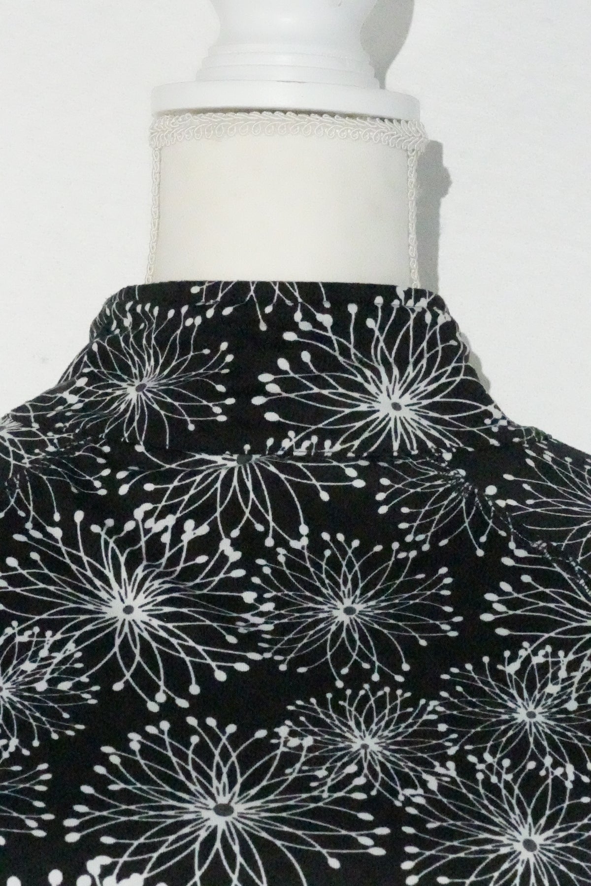 Soybu Dress Women Medium Black White Floral Print Mock Neck Long Sleeve Keyhole