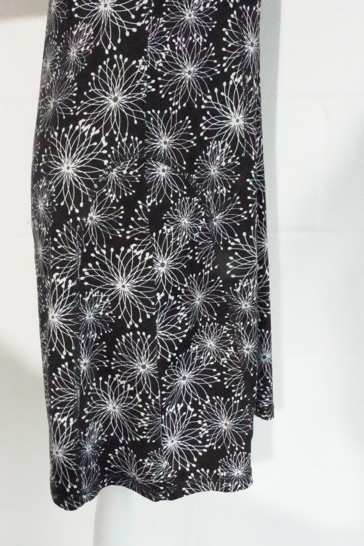 Soybu Dress Women Medium Black White Floral Print Mock Neck Long Sleeve Keyhole