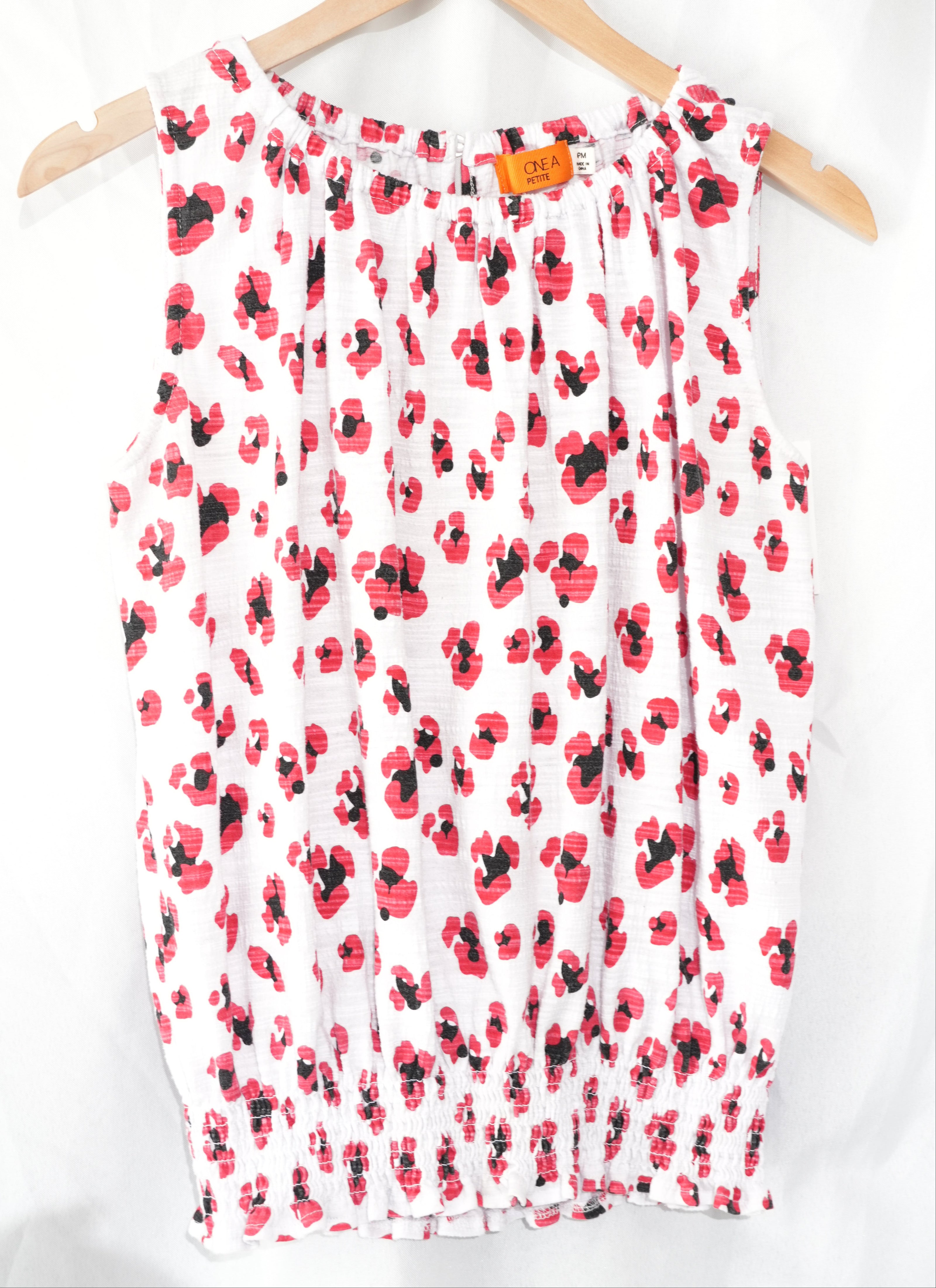 One A Blouse Womens Petite Medium White Red Abstract Floral Smocked Hem Top