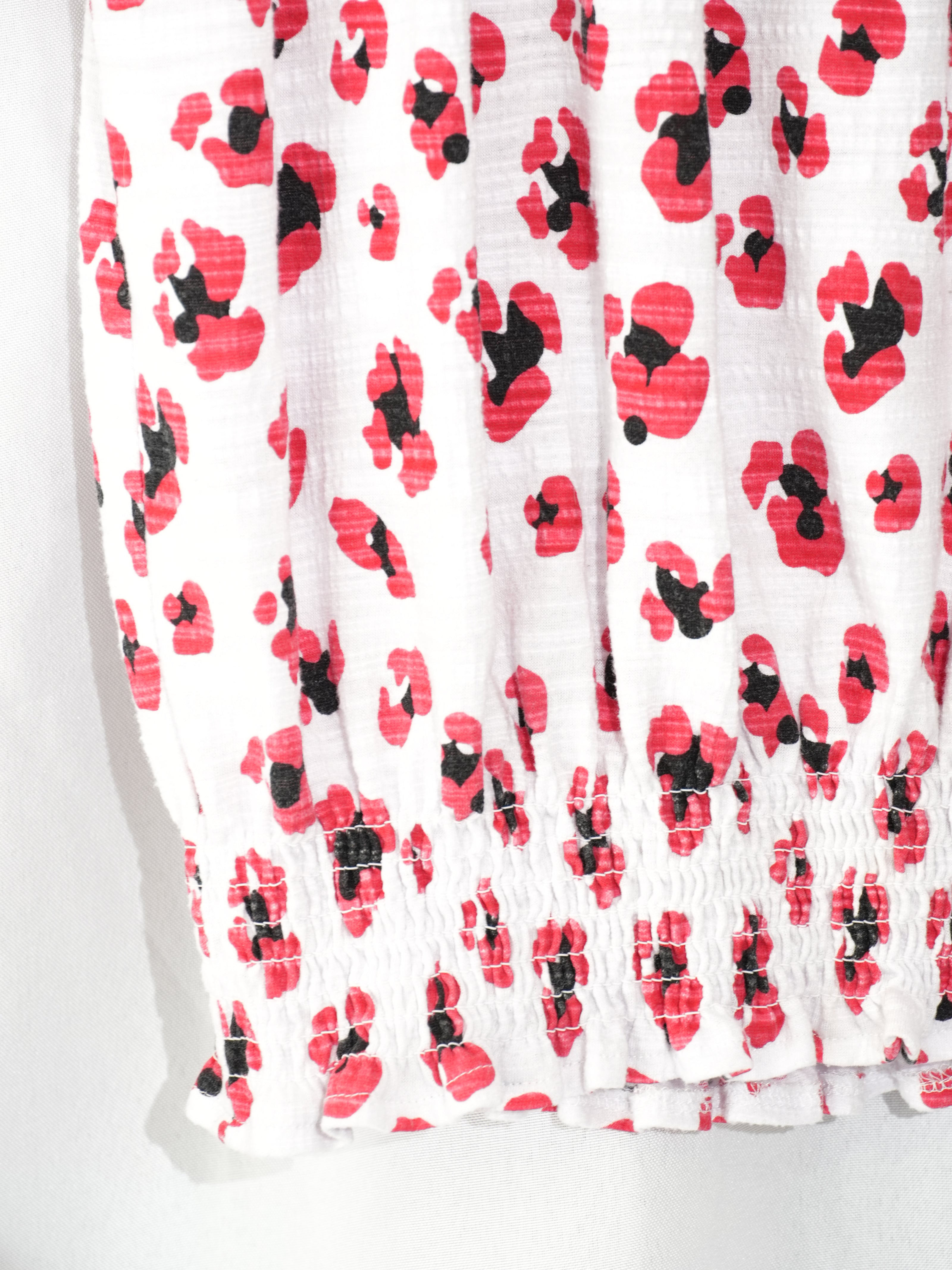 One A Blouse Womens Petite Medium White Red Abstract Floral Smocked Hem Top