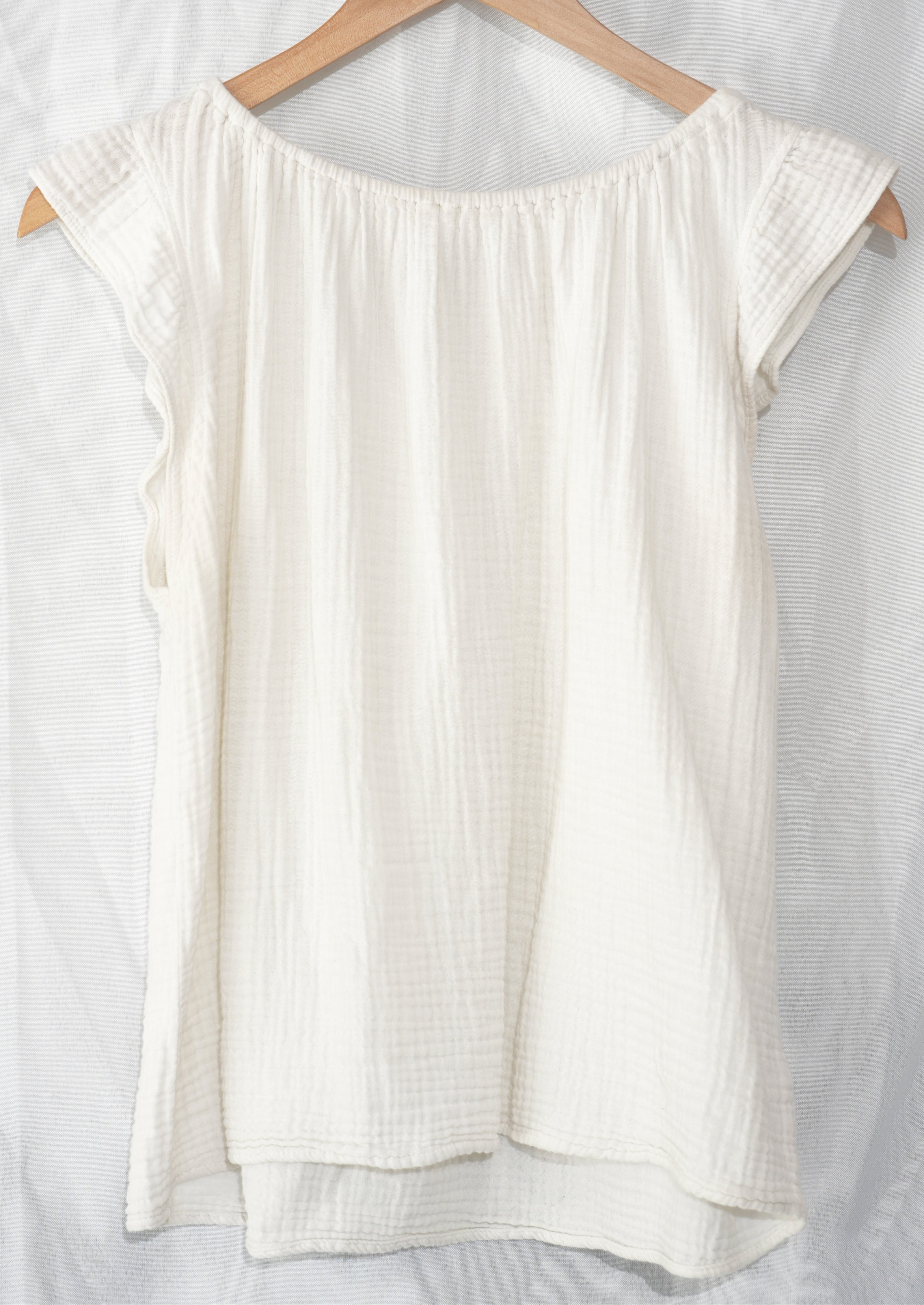 Velvet by Graham & Spencer Blouse Women's Medium White Ruffle Gauze Cotton Top