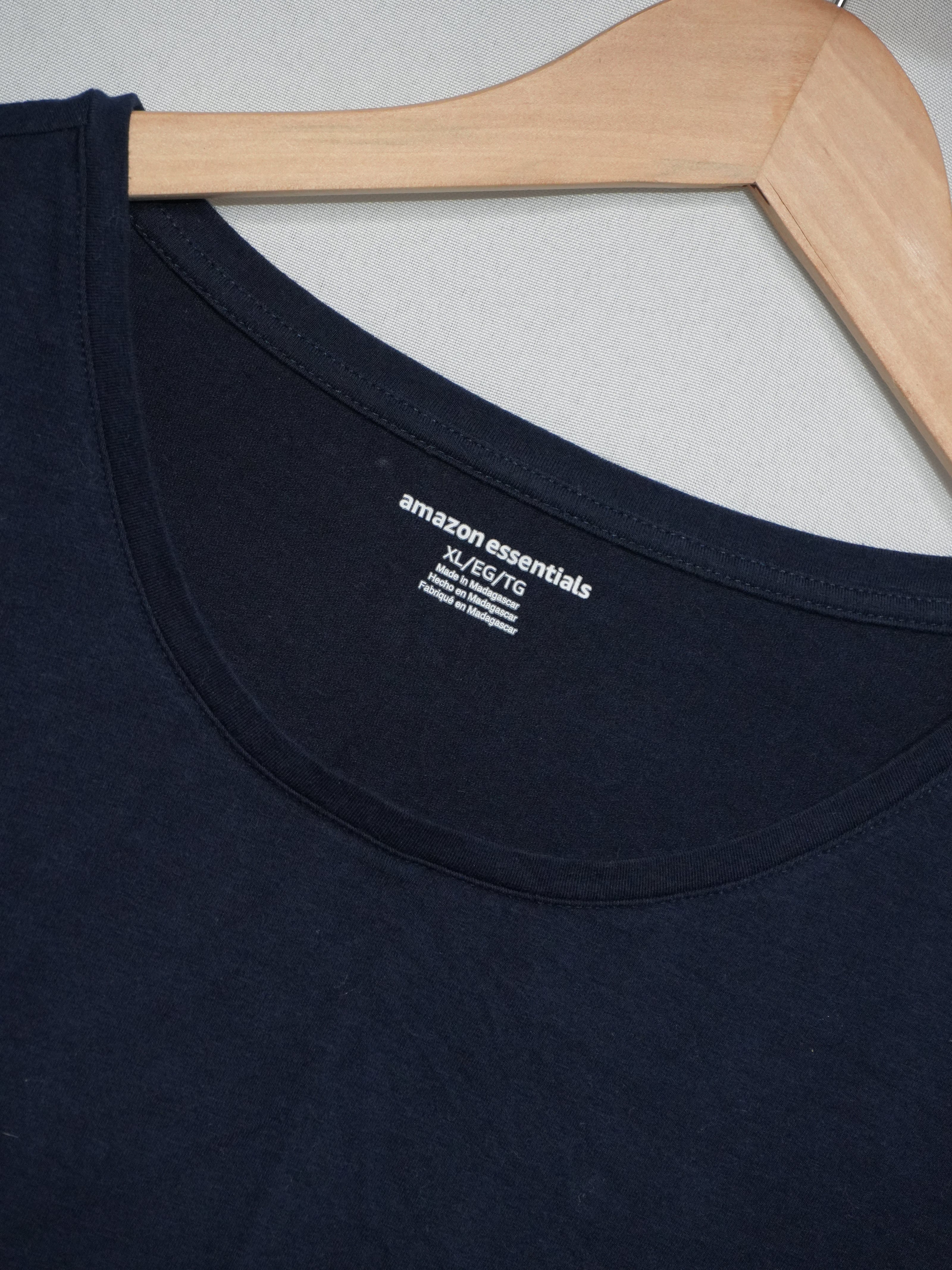 Amazon Essentials T-Shirt Women Extra Large Navy Blue Short Sleeve Crewneck Tee