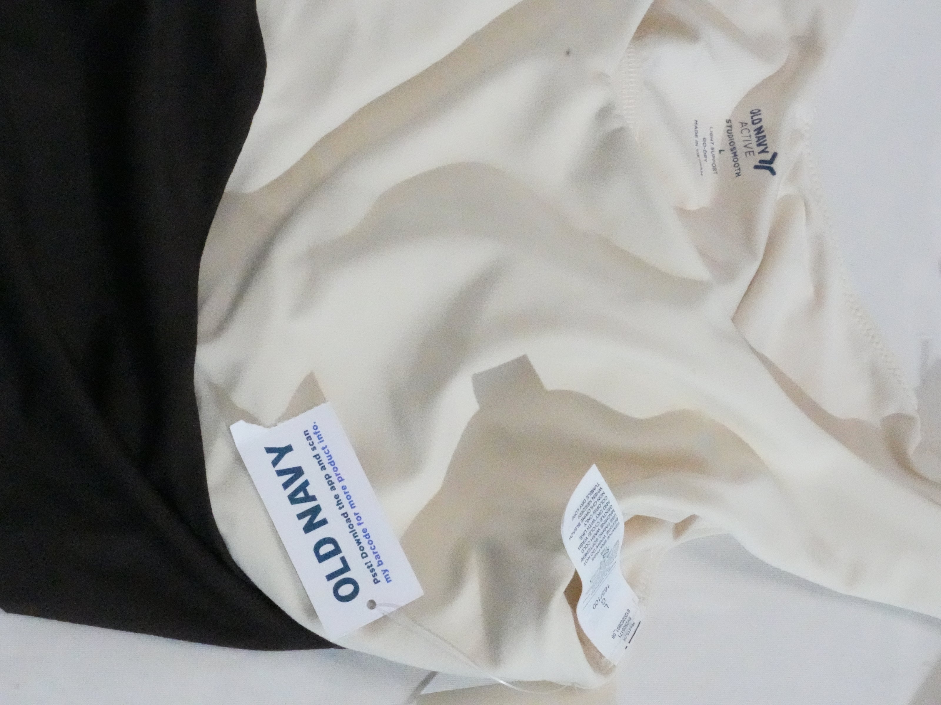 Old Navy Active Sports Bra Women Large Cream Black Colorblock StudioSmooth Top