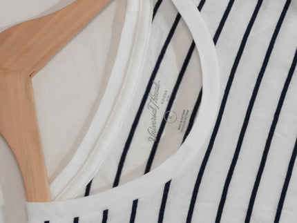 Universal Thread T-Shirt Women Extra Large White Navy Blue Striped Crew Neck Tee