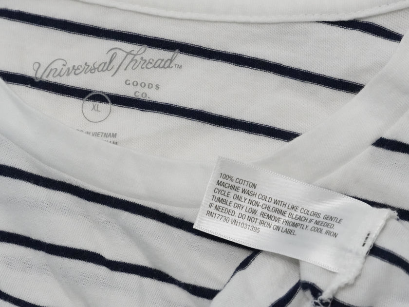 Universal Thread T-Shirt Women Extra Large White Navy Blue Striped Crew Neck Tee