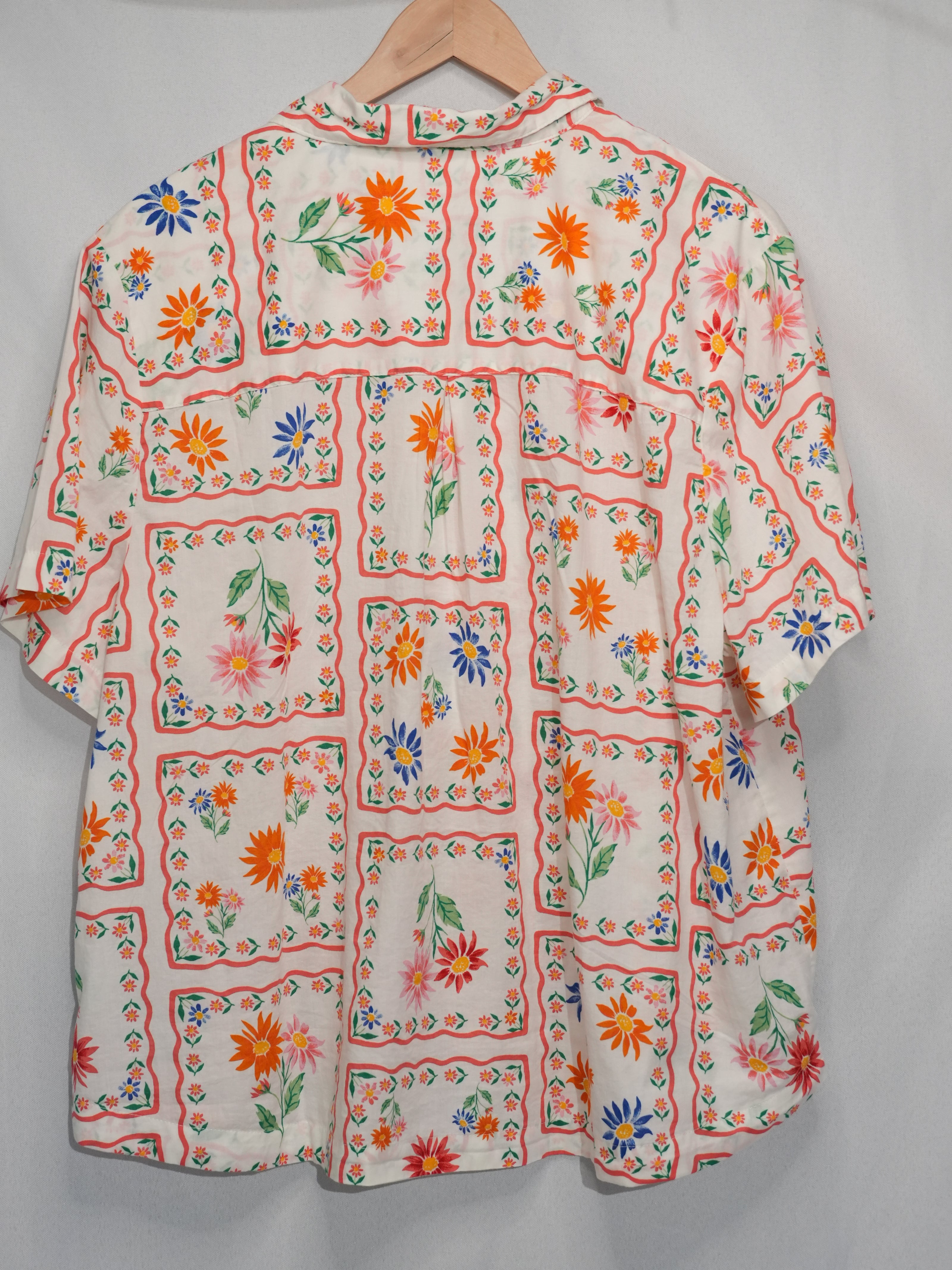Old Navy Button Down Shirt Women X-Large White Floral Print Short Sleeve Top