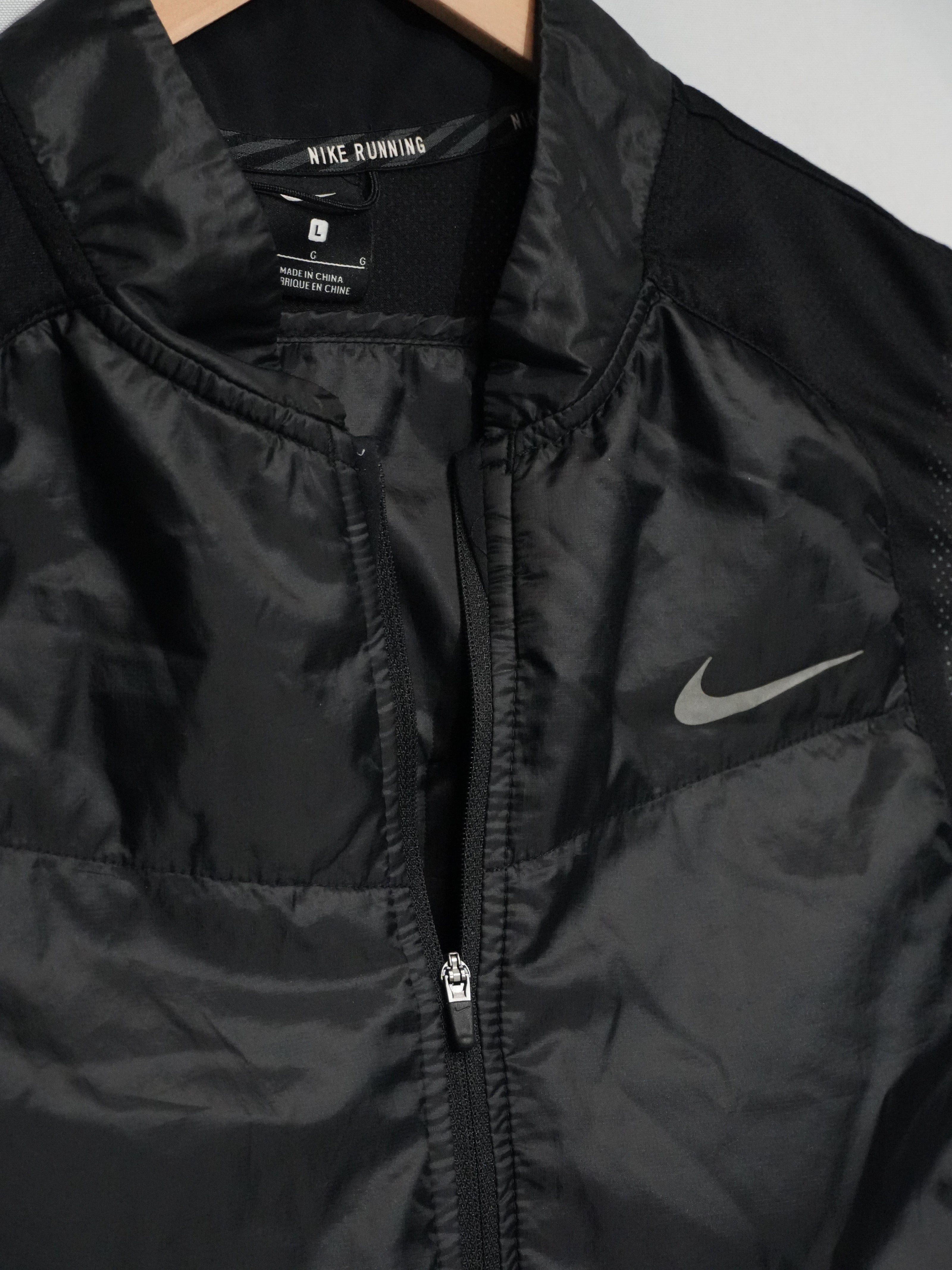 Nike Running Vest Women Large Black Quilted Full Zip Reflective Activewear