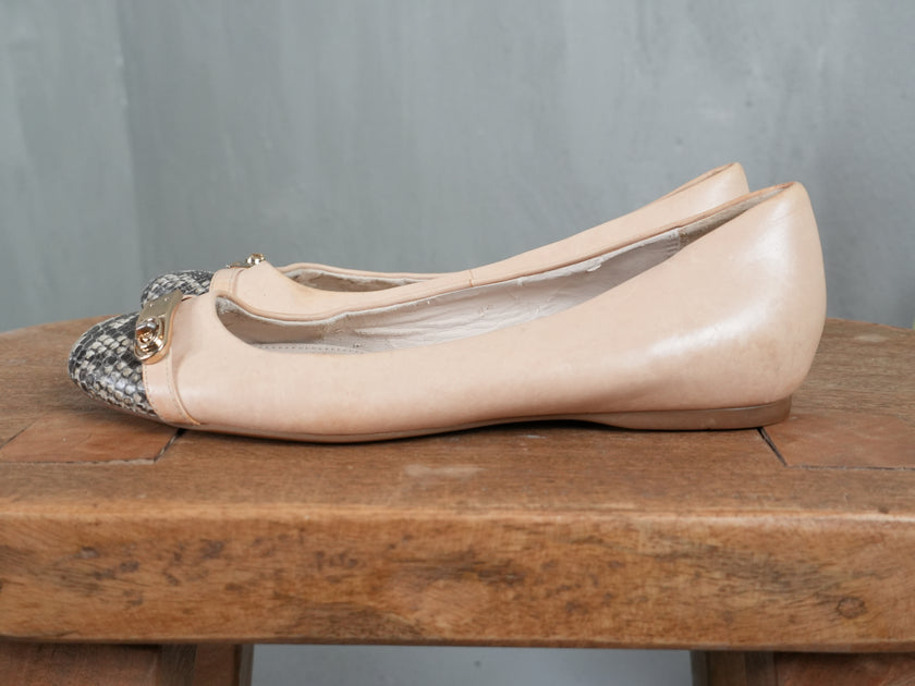 Coach Ballet Flats Women Size 6 Beige Snakeskin Toe Turnlock Leather Vintage Y2K