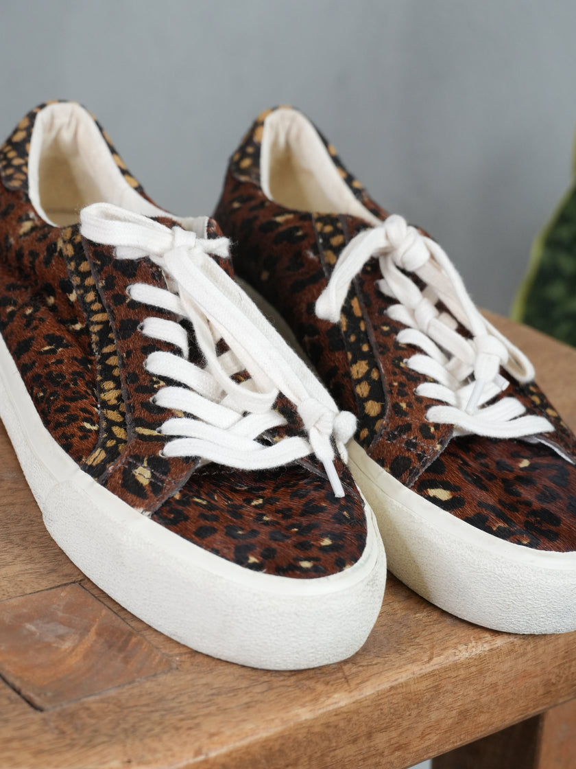 Madewell Sidewalk Low-Top Sneakers in Painted Leopard Calf Hair Size 7.5
