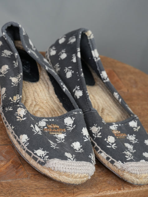 Coach Espadrille Flats Women Size Eight Gray Floral Canvas Slip On Vintage Y2K