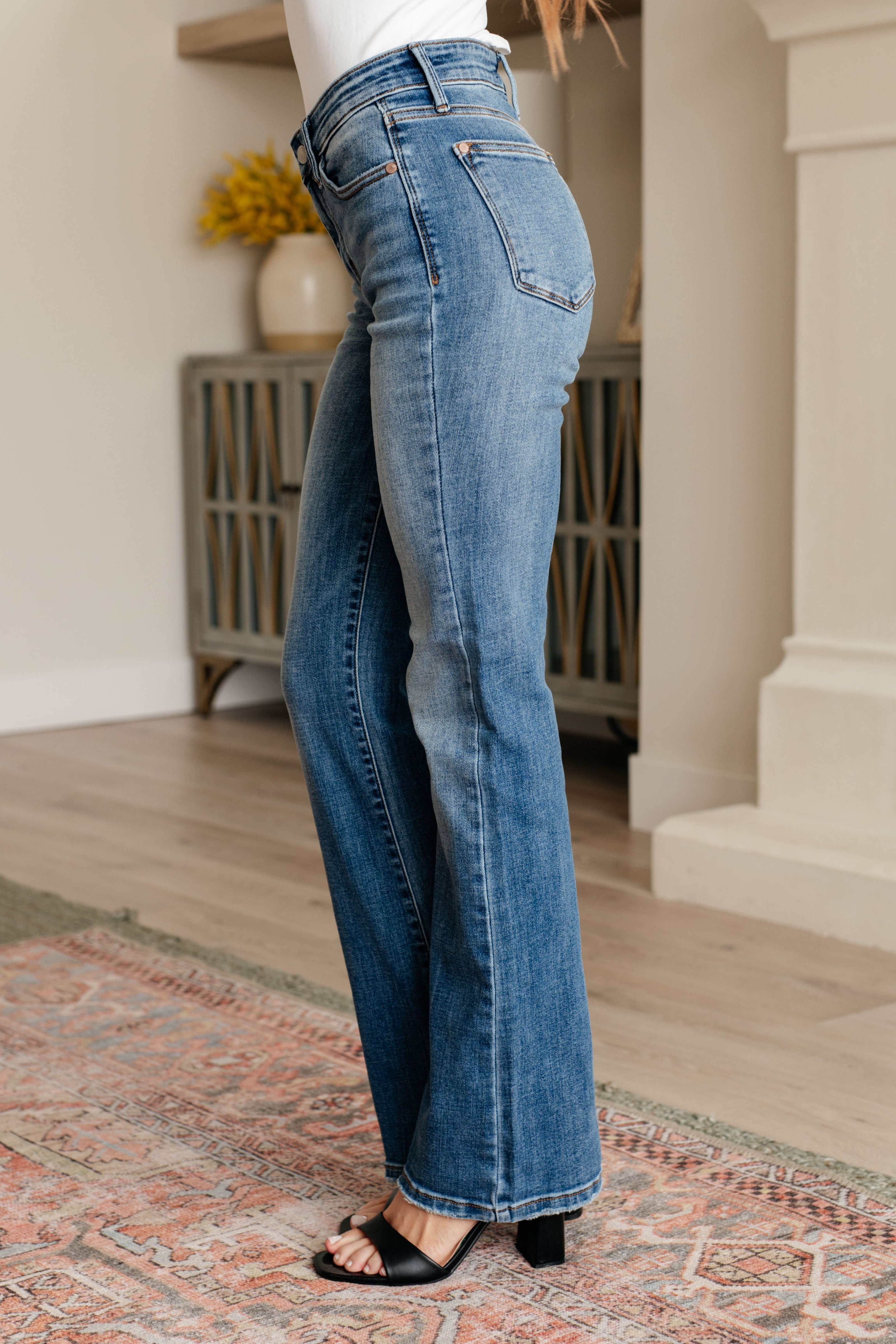 Judy Blue - Genevieve Mid Rise Vintage Bootcut Jeans