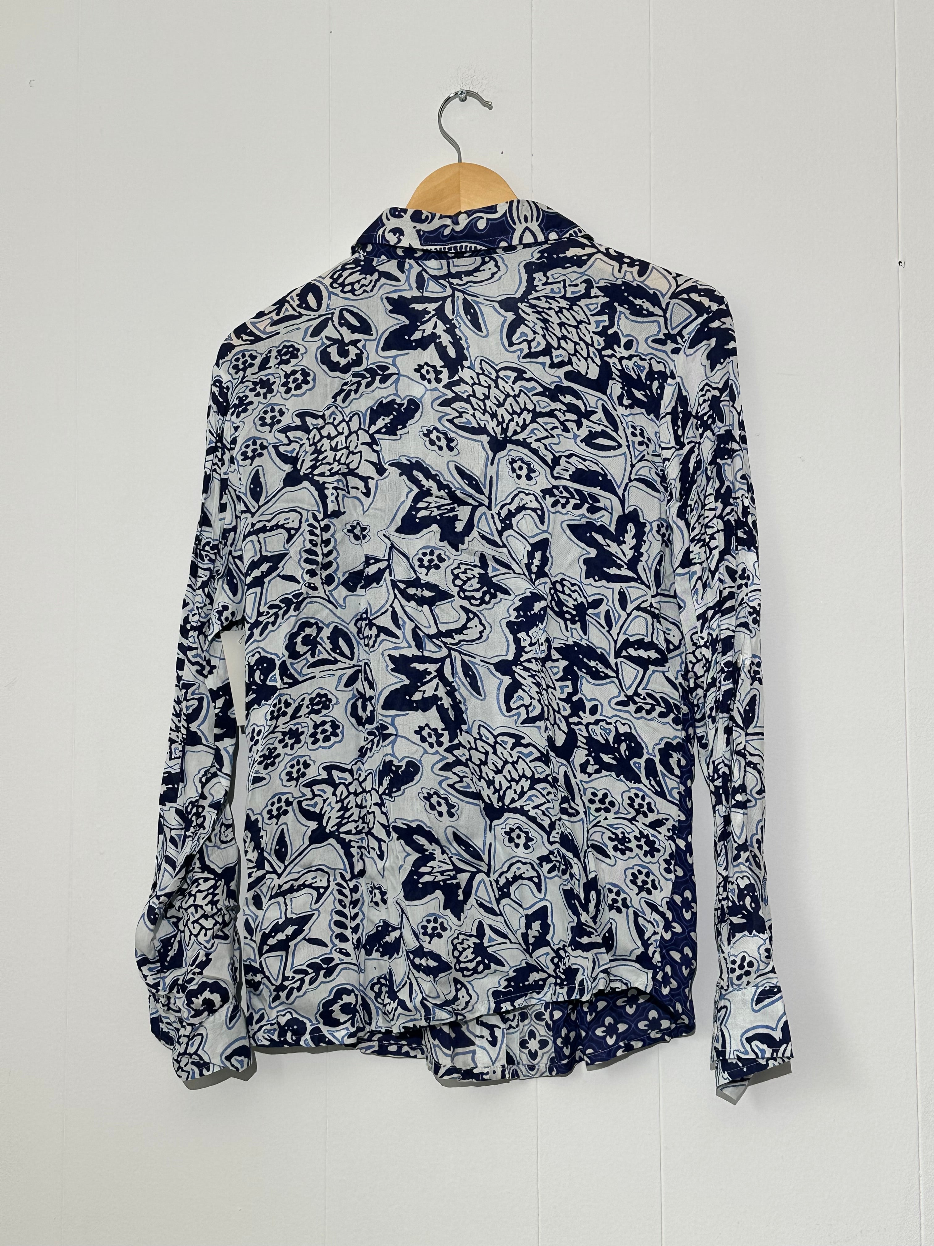 New Direction Blue and White Long Sleeve Blouse size Large