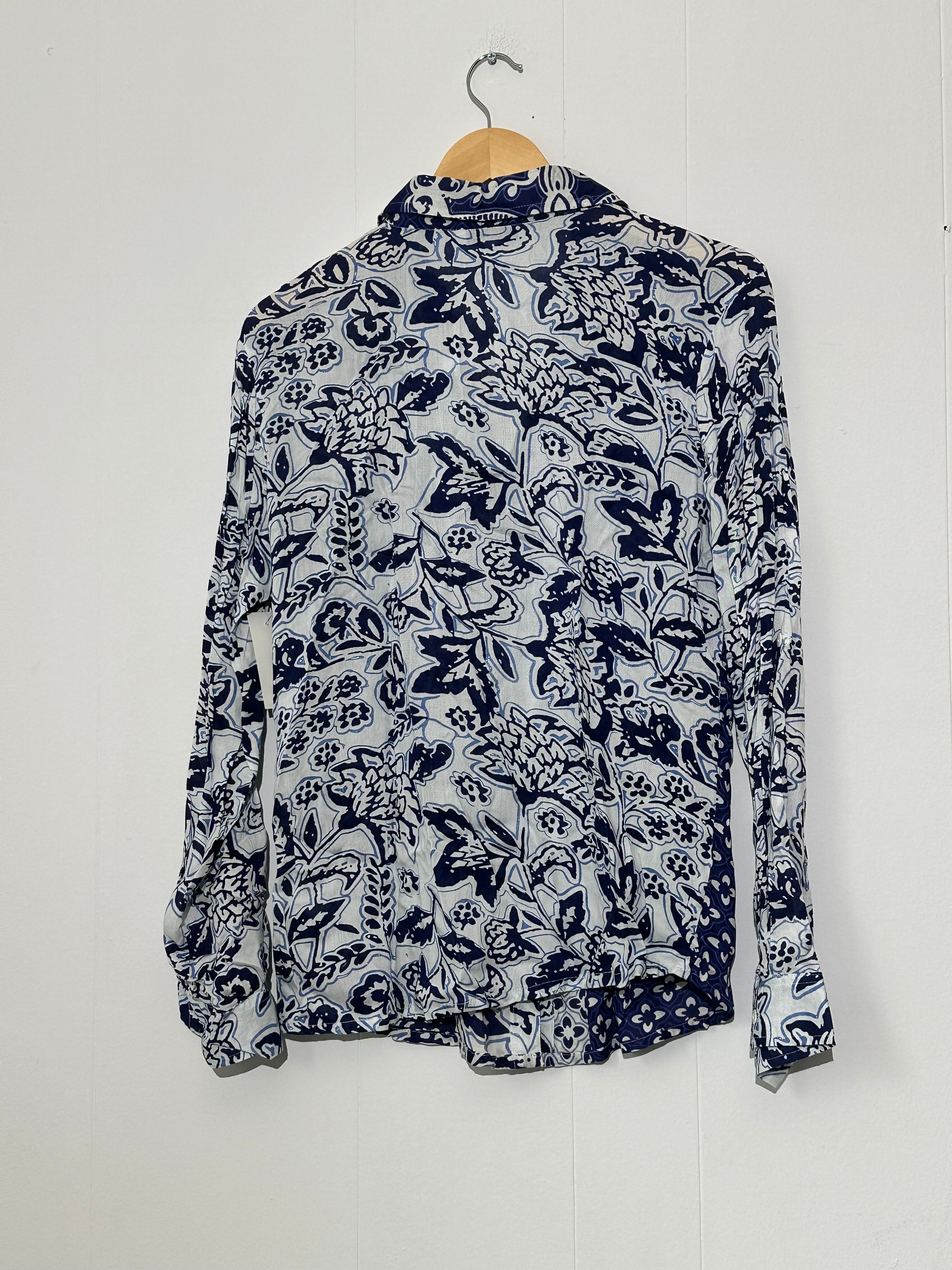 New Direction Blue and White Long Sleeve Blouse size Large