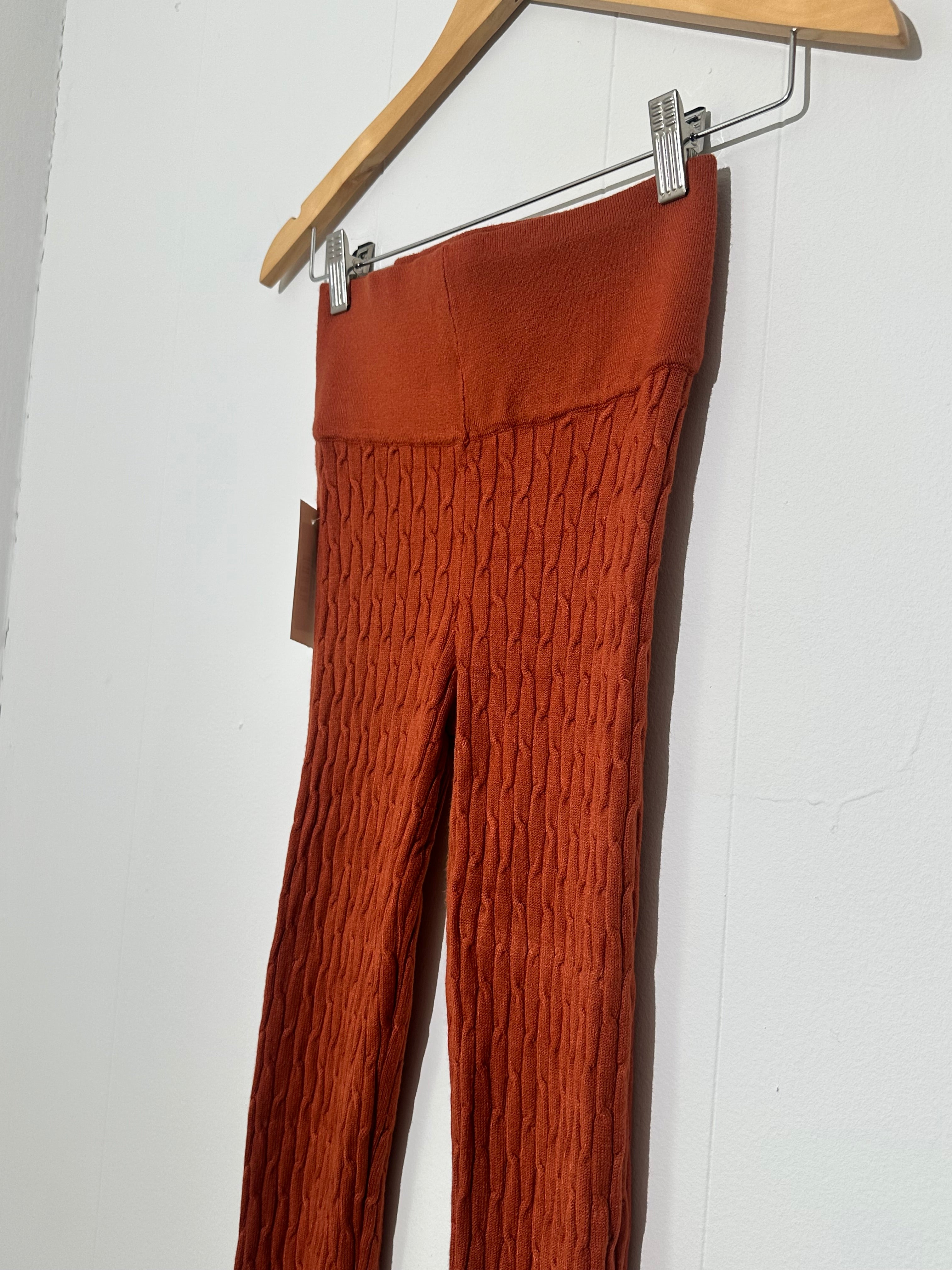 Daisy Rust ribbed knit high-waist leggings medium