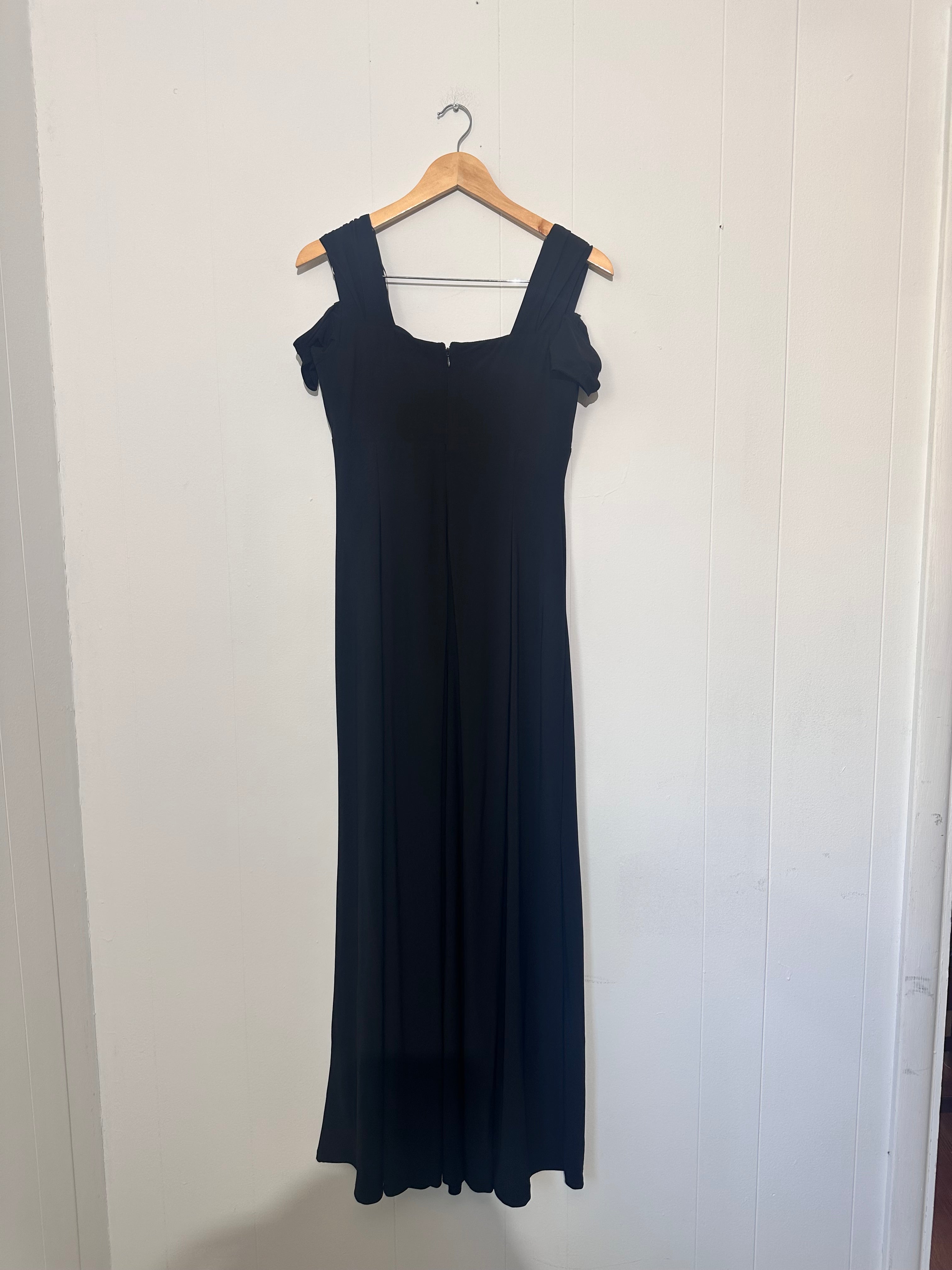 R&M Richards Black Long Elegant Formal Dress Size 6