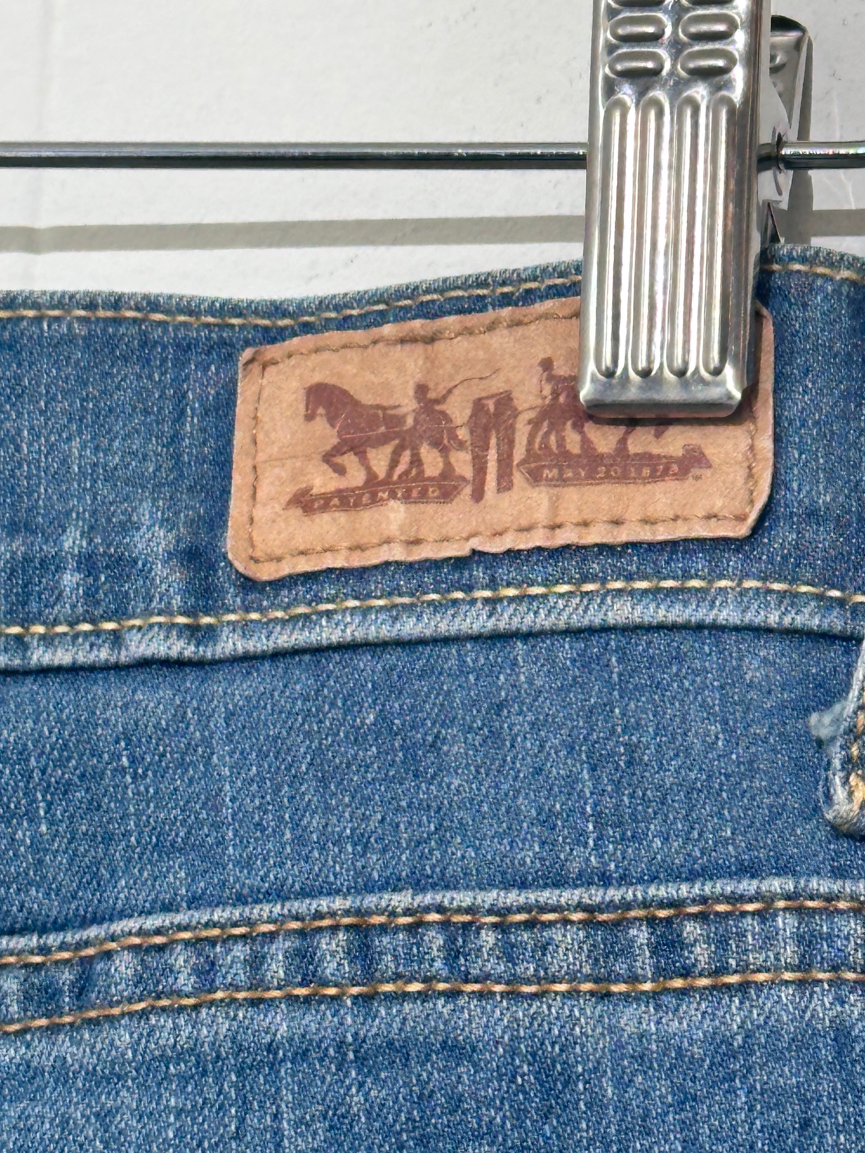 Levi's Perfect Slimming Straight Leg Jeans size 10