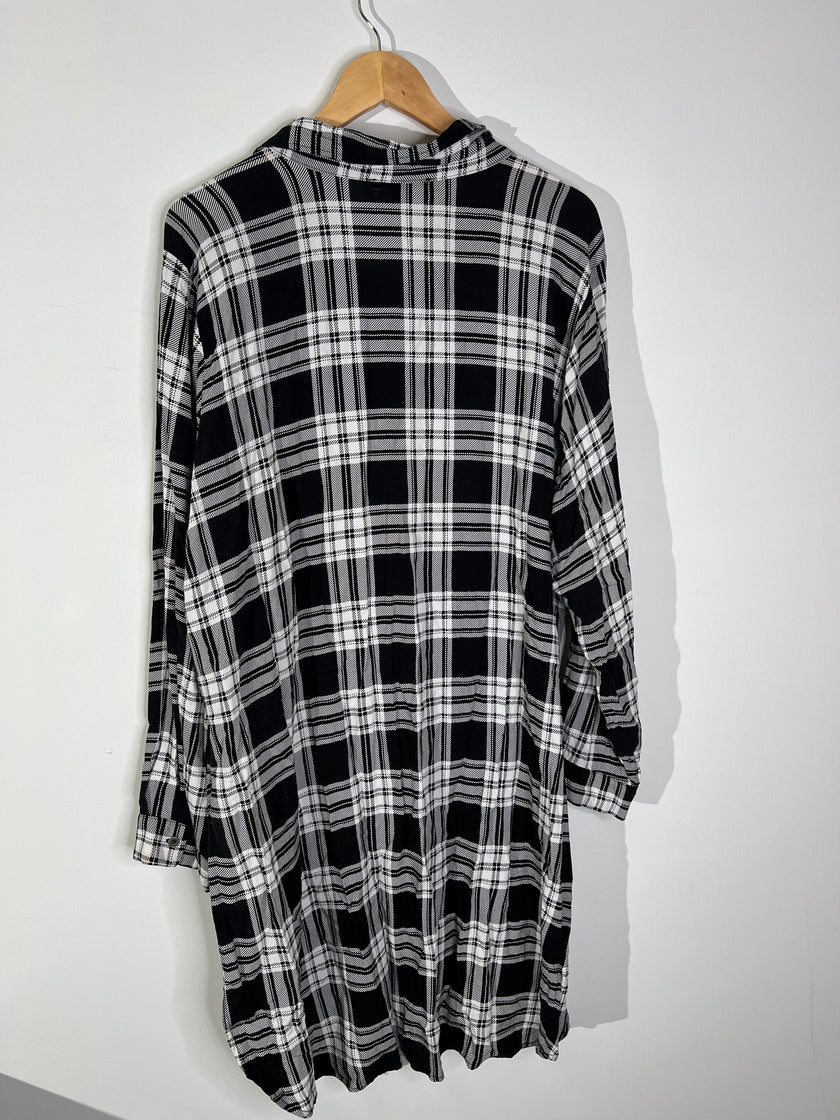 MISS LILI Black & White Plaid Flannel Button-Down Shirt Dress - Size 3XL