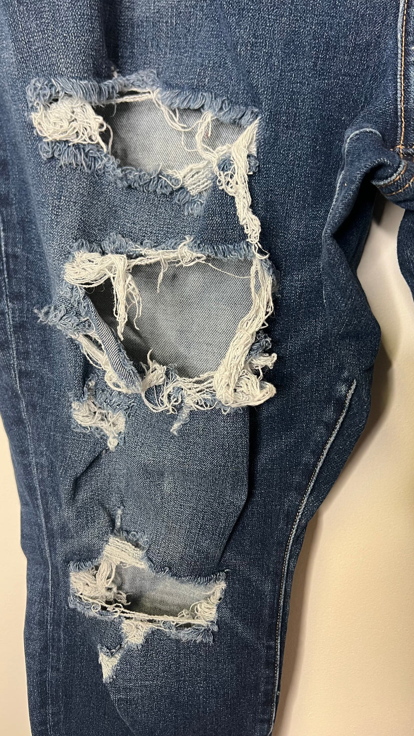 American Eagle Dark Wash Ripped Distressed 