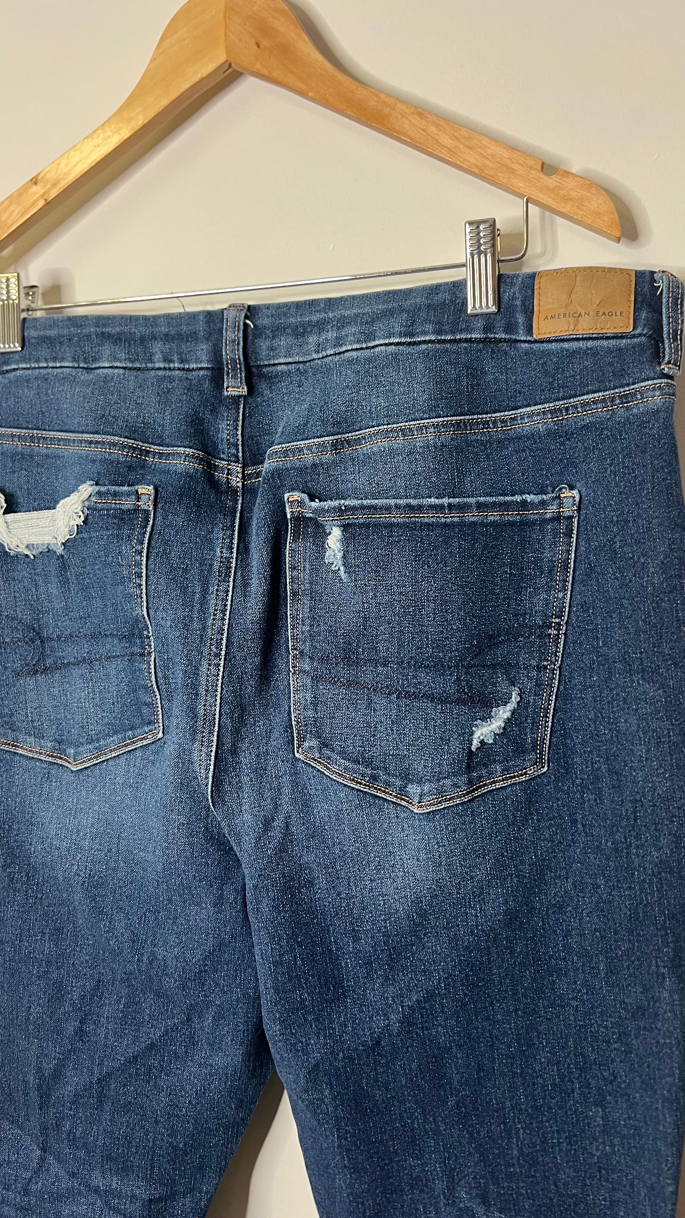 American Eagle Dark Wash Ripped Distressed 