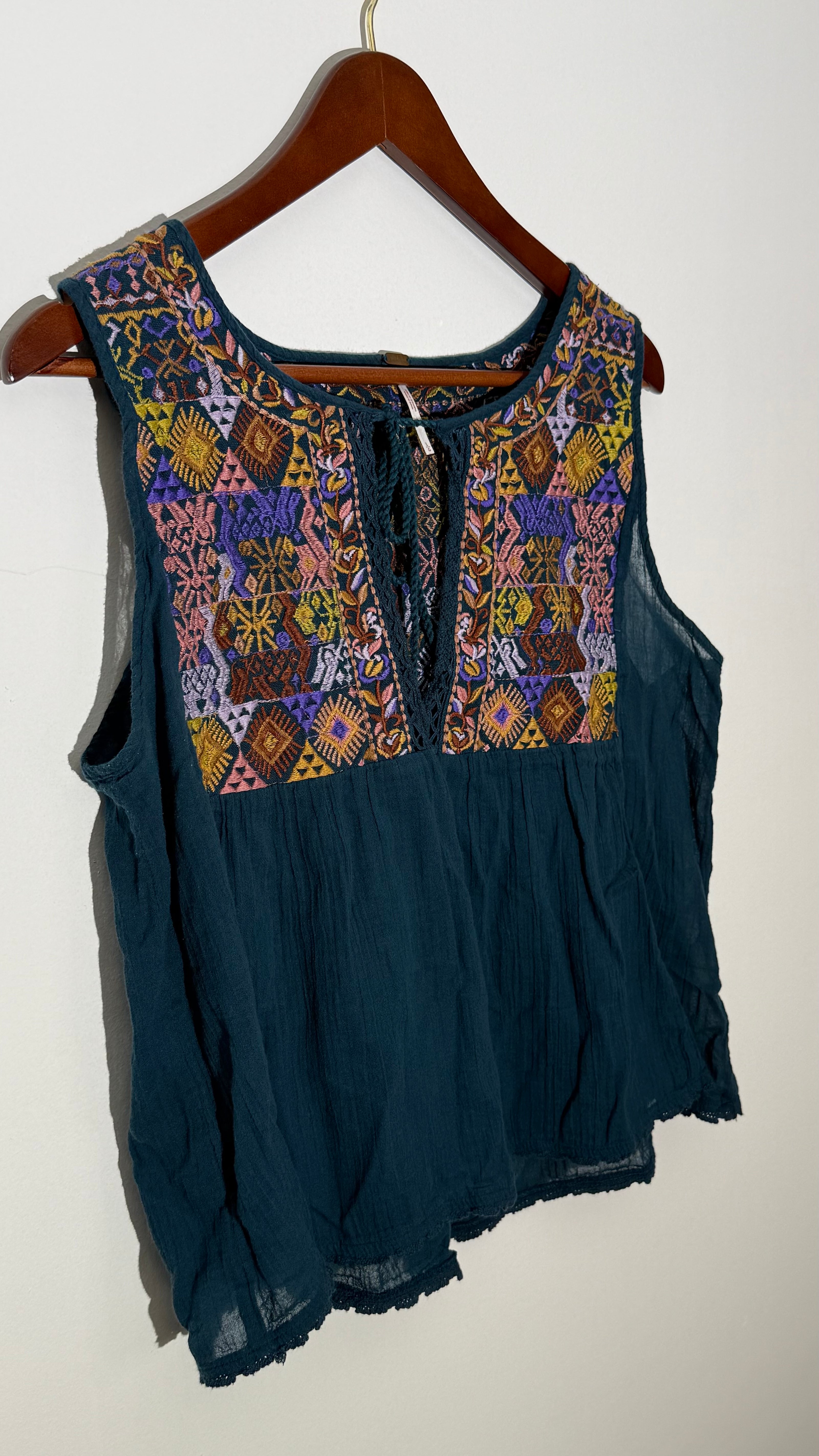 Free People Teal Embroidered Boho Sleeveless Peasant Blouse Relaxed Fit Size Large