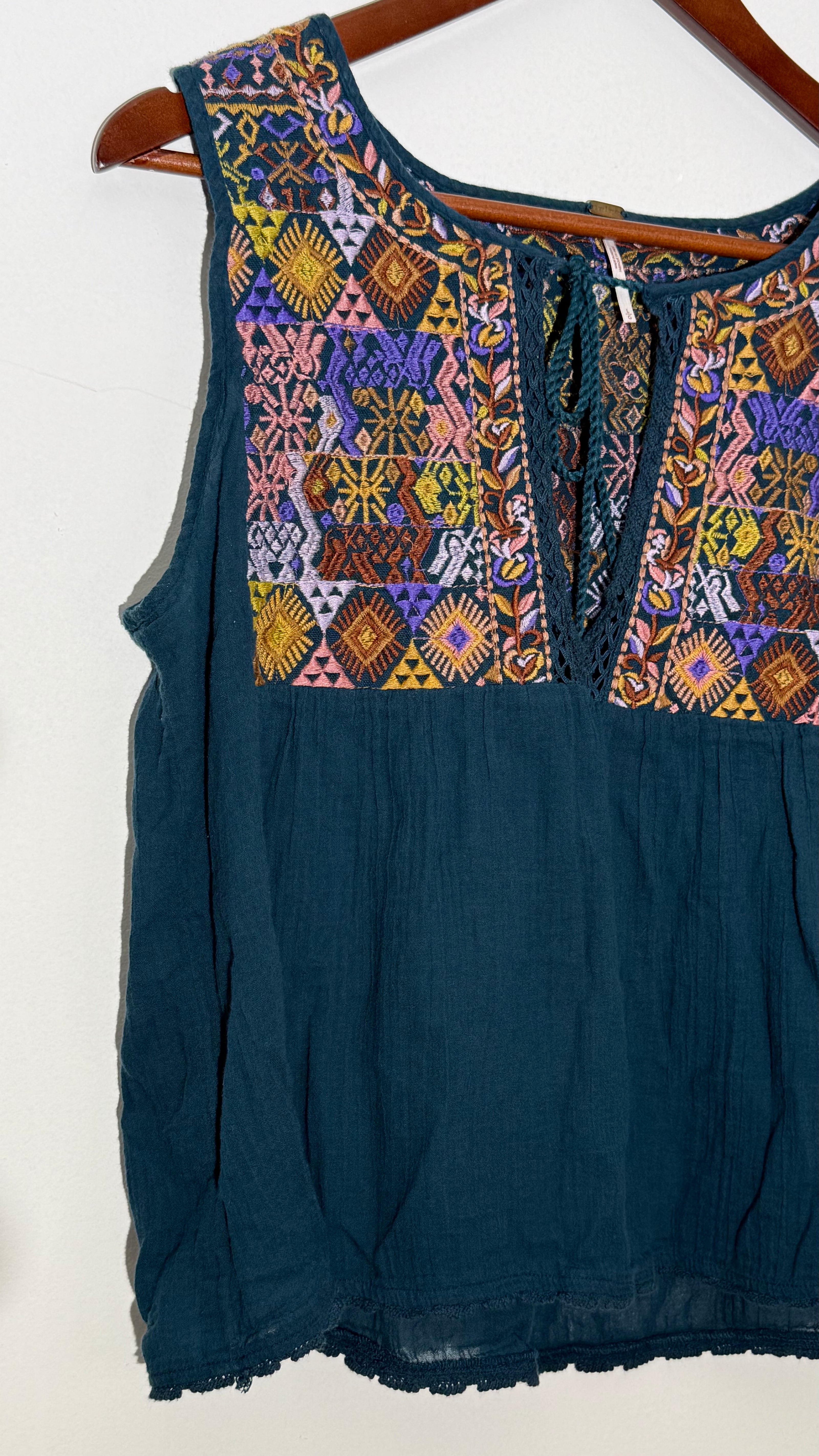 Free People Teal Embroidered Boho Sleeveless Peasant Blouse Relaxed Fit Size Large