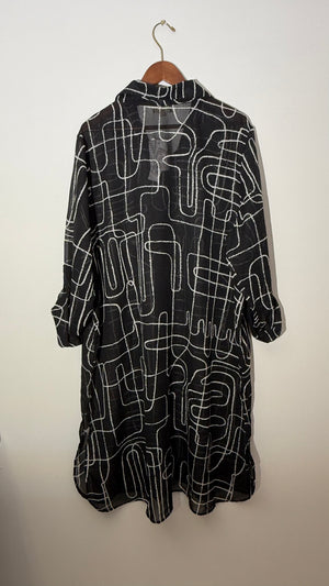 Girl Soul Black and White Abstract Print Sheer Button Down Longline Tunic, Size 3X