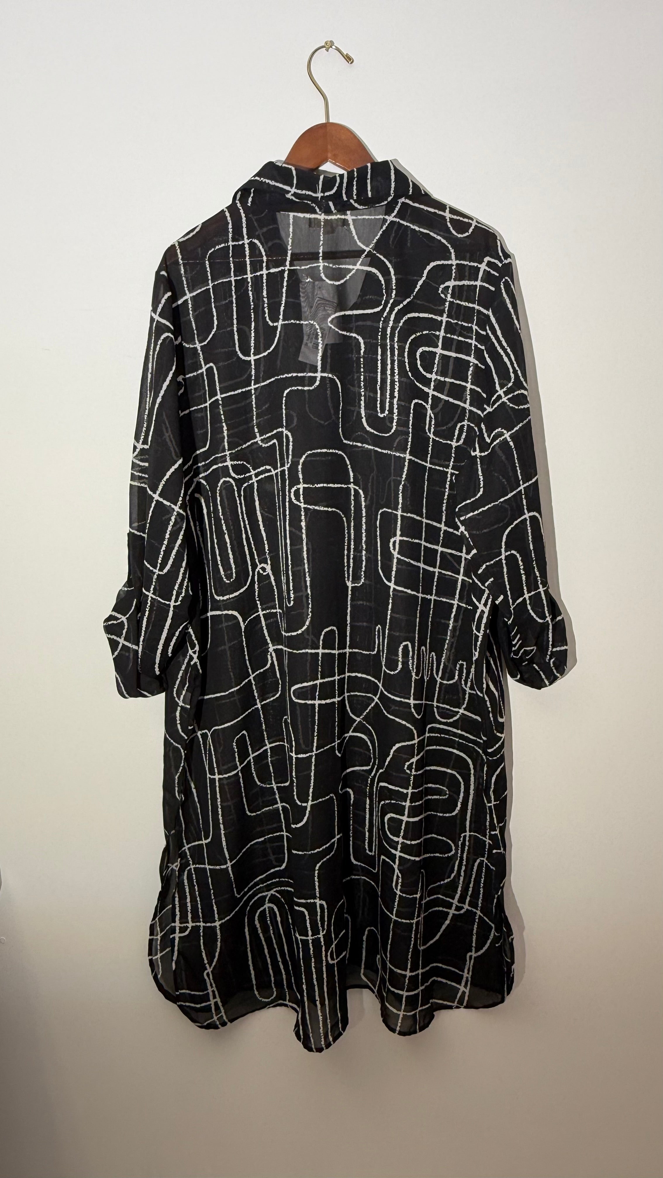 Girl Soul Black and White Abstract Print Sheer Button Down Longline Tunic, Size 3X