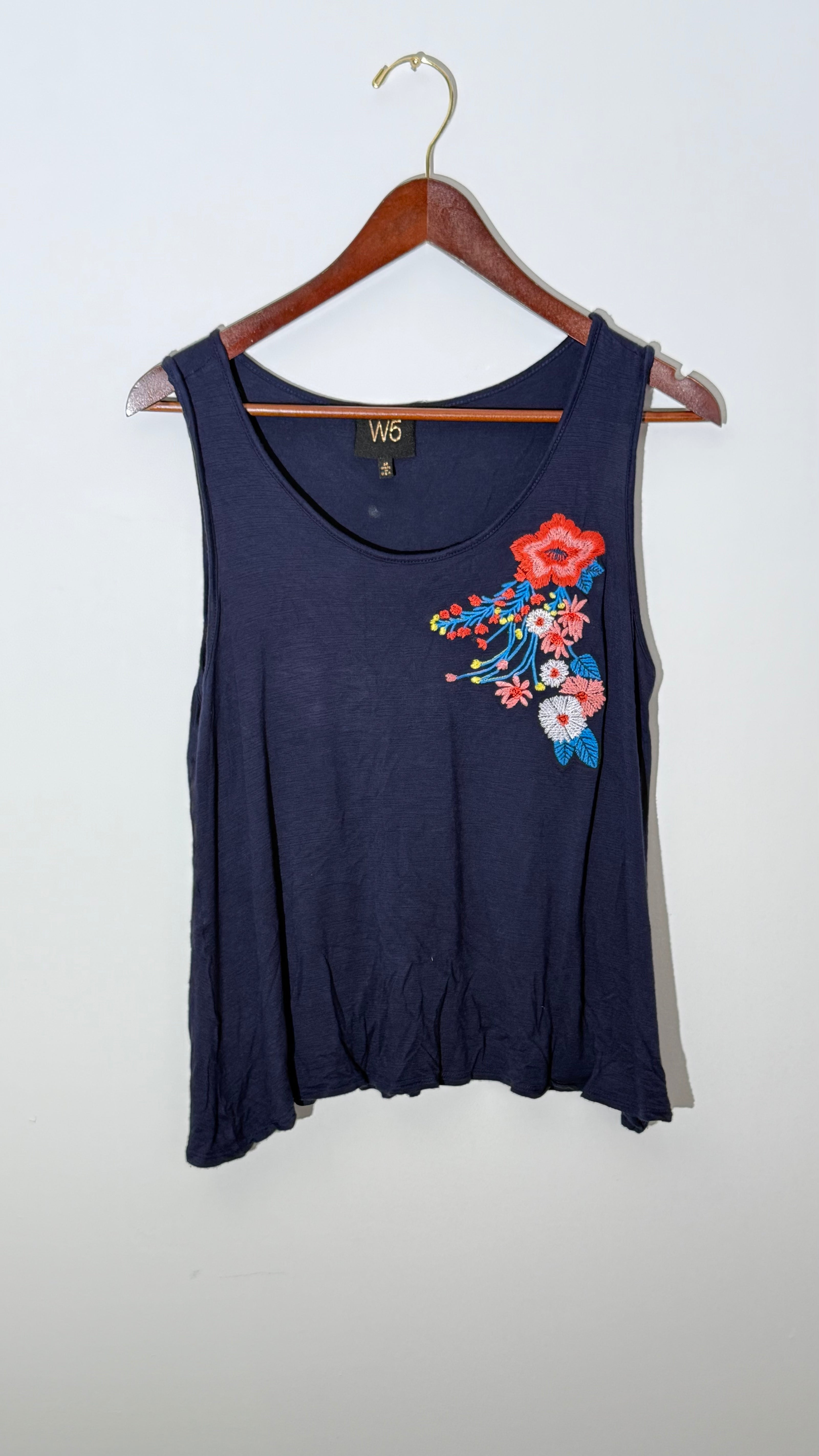W5 Navy Floral Embroidered Scoop Neck Sleeveless Knit Tank Top, Size Medium