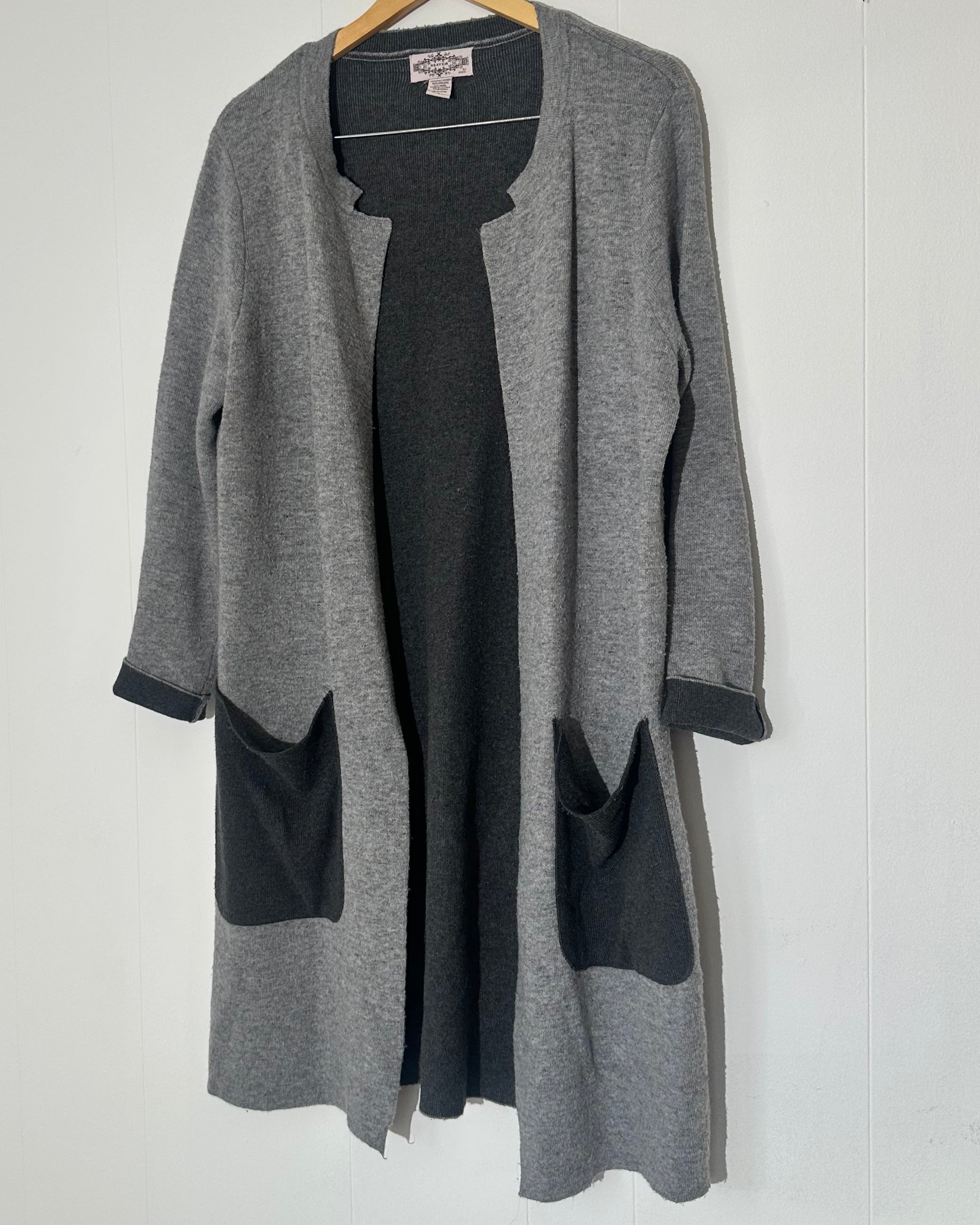 Oliver Gray Wool Open-Front Cardigan with black contrast Pockets Large
