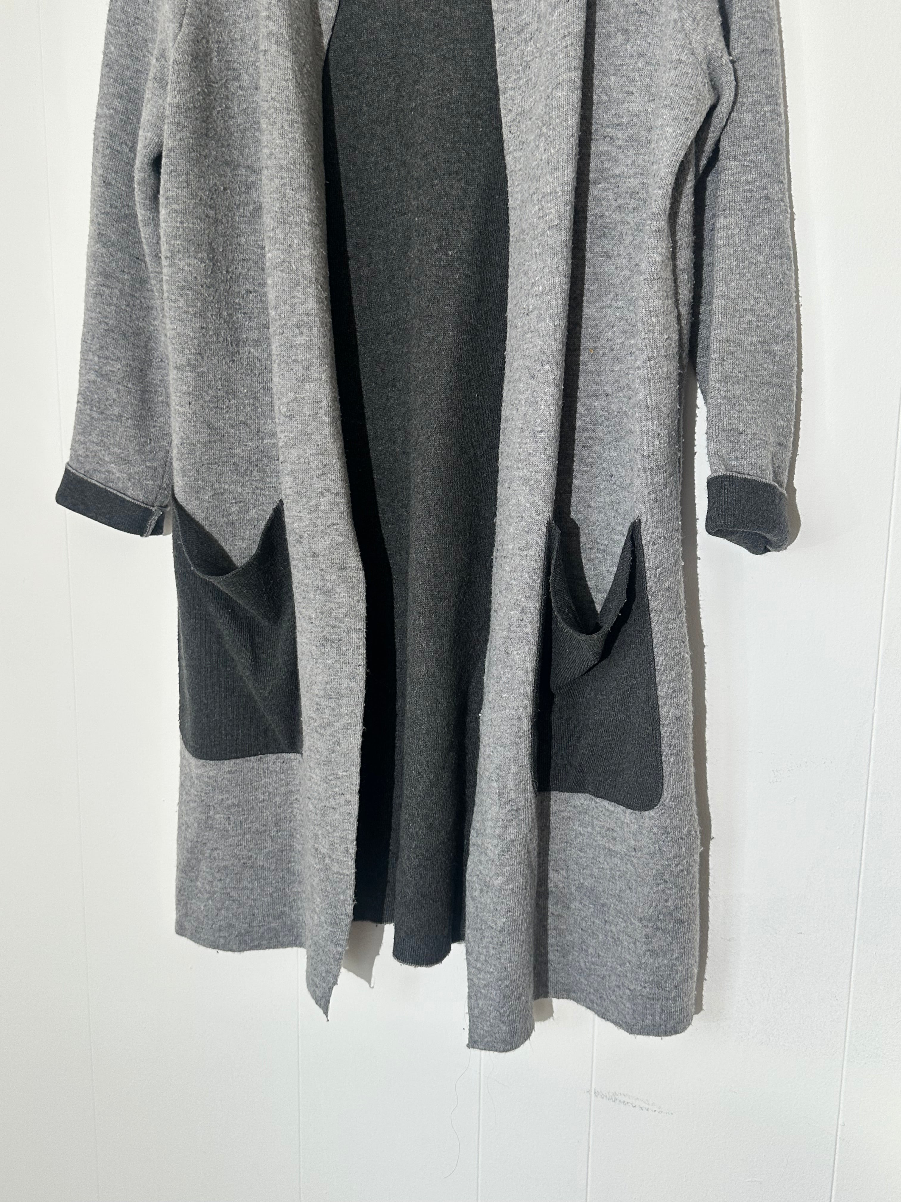 Oliver Gray Wool Open-Front Cardigan with black contrast Pockets Large