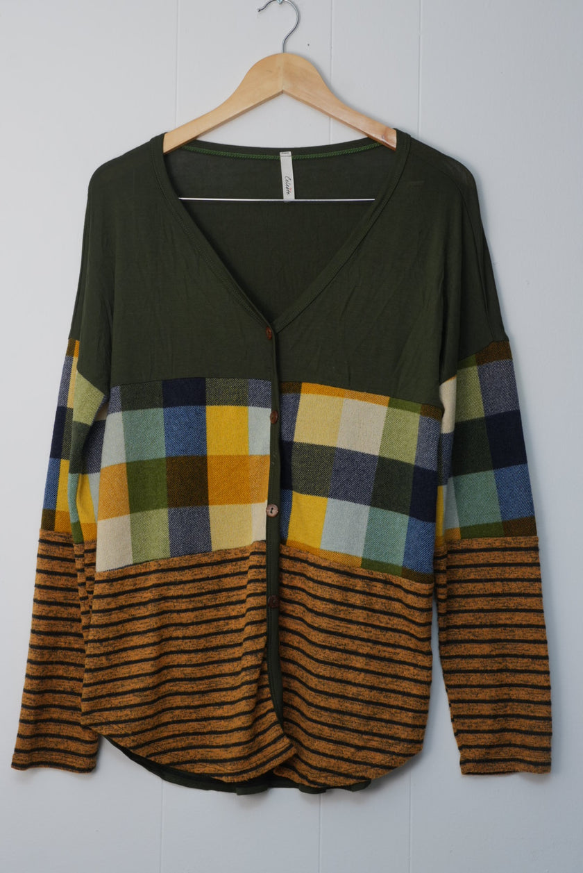 Green and Plaid Button Up long Sleeve Blouse Size Large