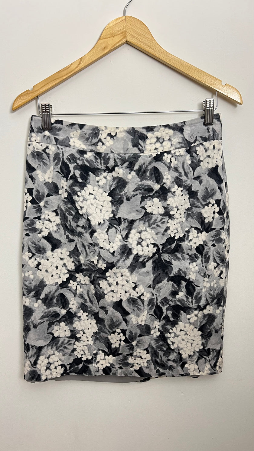 Talbots Black and White Floral Pencil Skirt Size 4