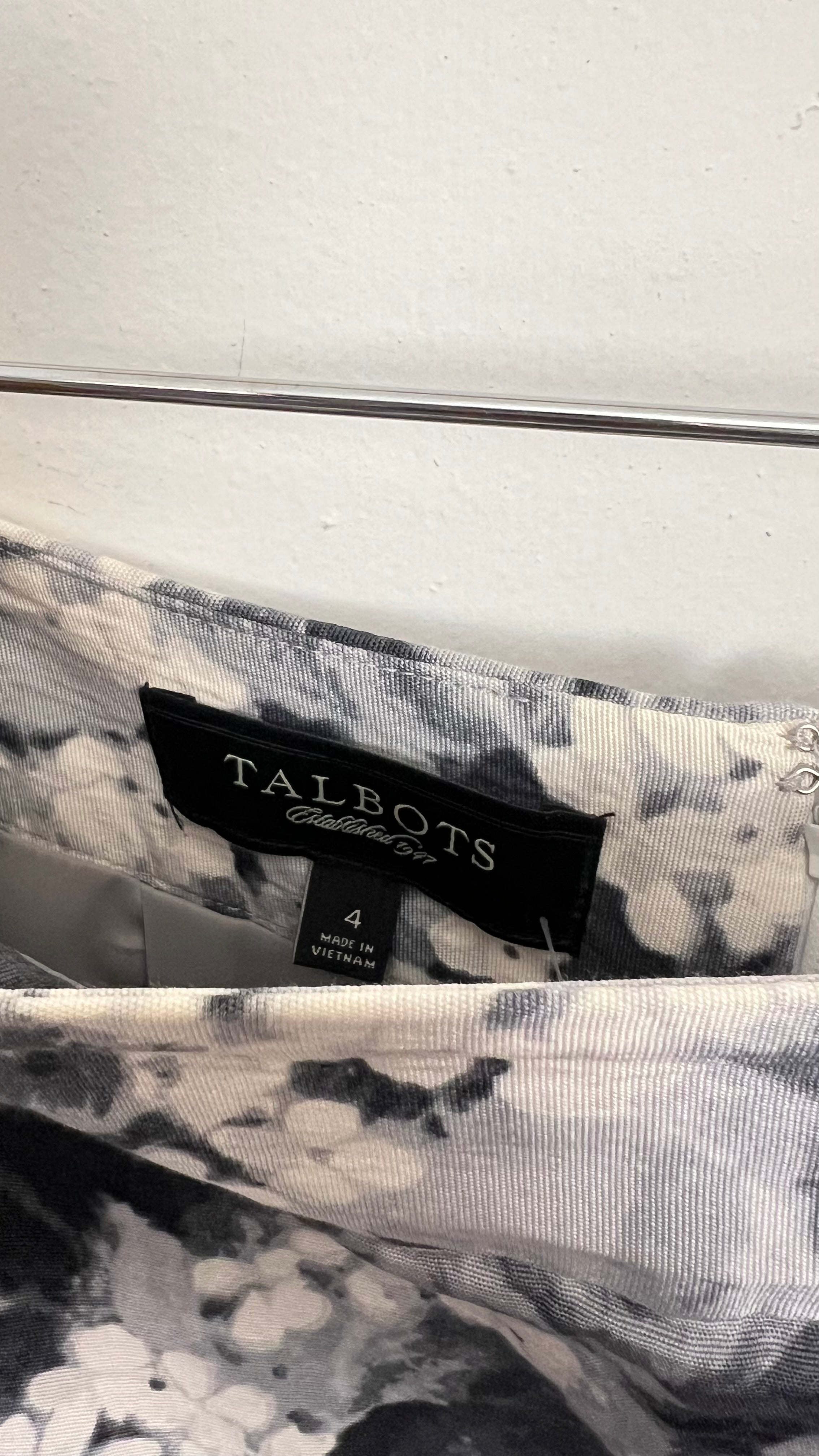 Talbots Black and White Floral Pencil Skirt Size 4