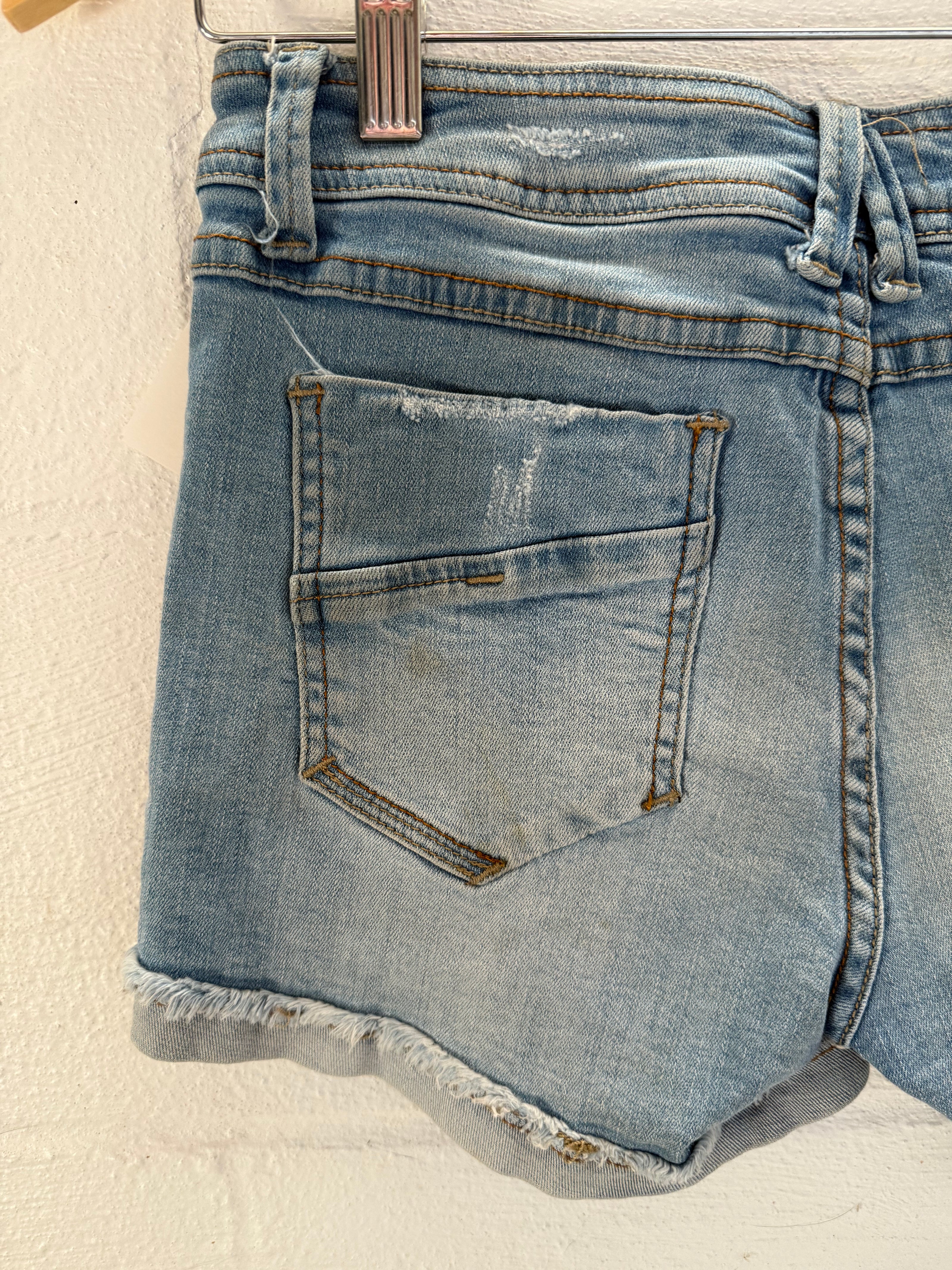 L&M Jeans Light Wash Mid-Rise Distressed Denim Shorts Size Medium
