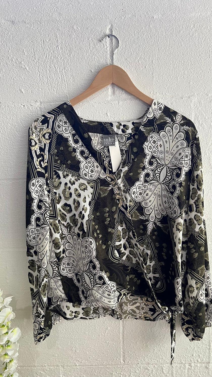 Soho by New York & Company Black Stretch Blouse Size Medium