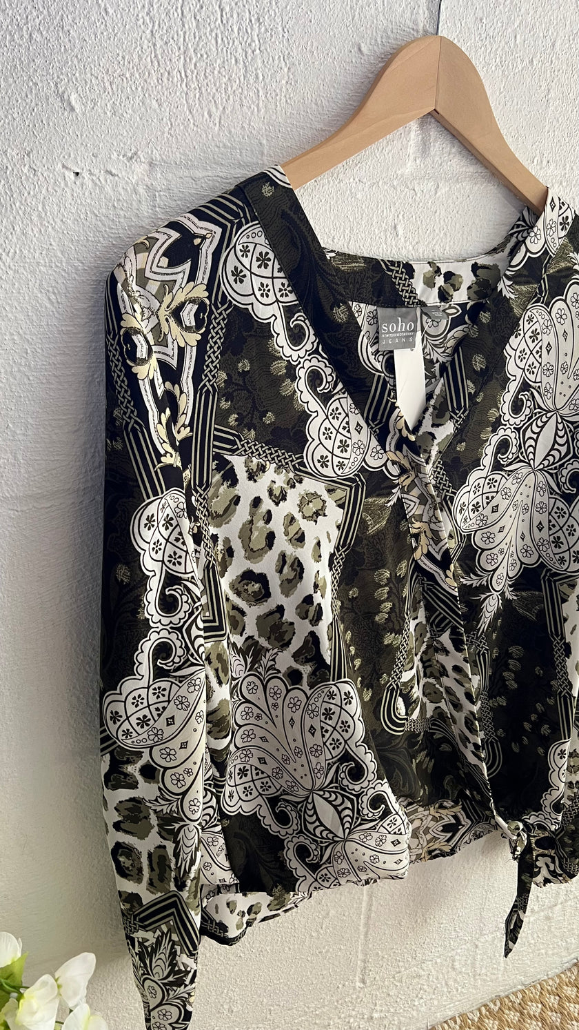 Soho by New York & Company Black Stretch Blouse Size Medium