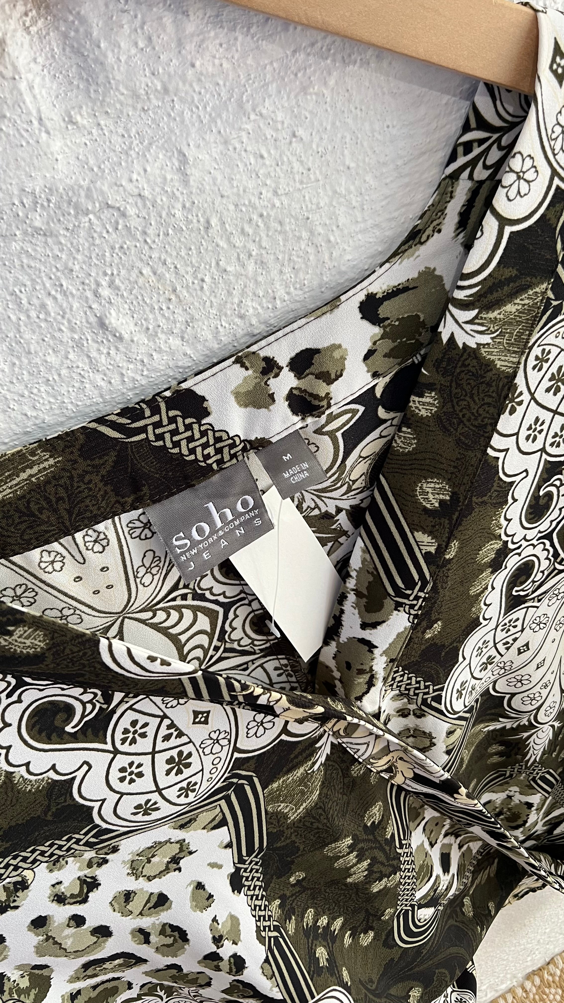 Soho by New York & Company Black Stretch Blouse Size Medium