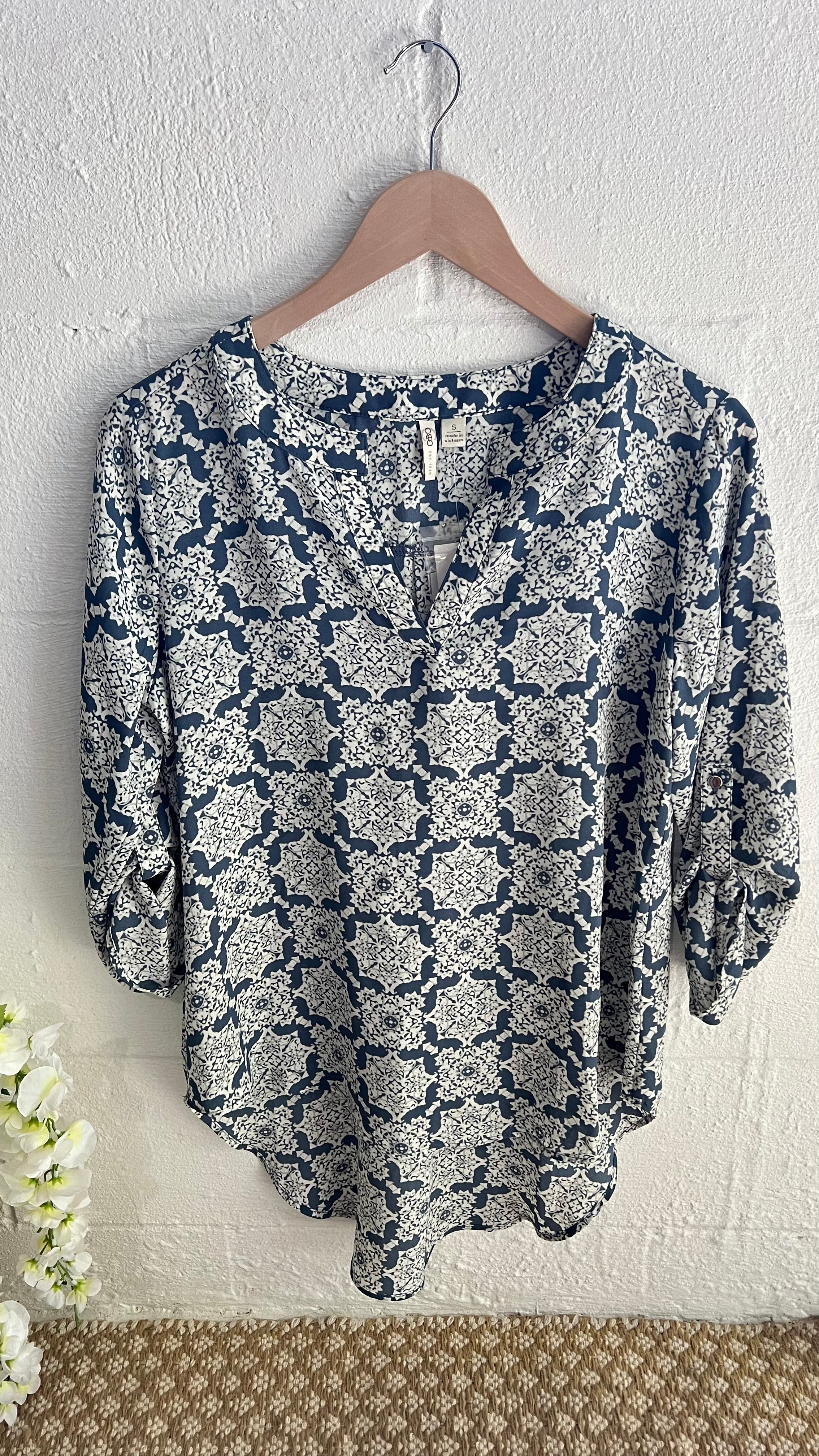 Cato Taupe Gray Knit Top Size Small