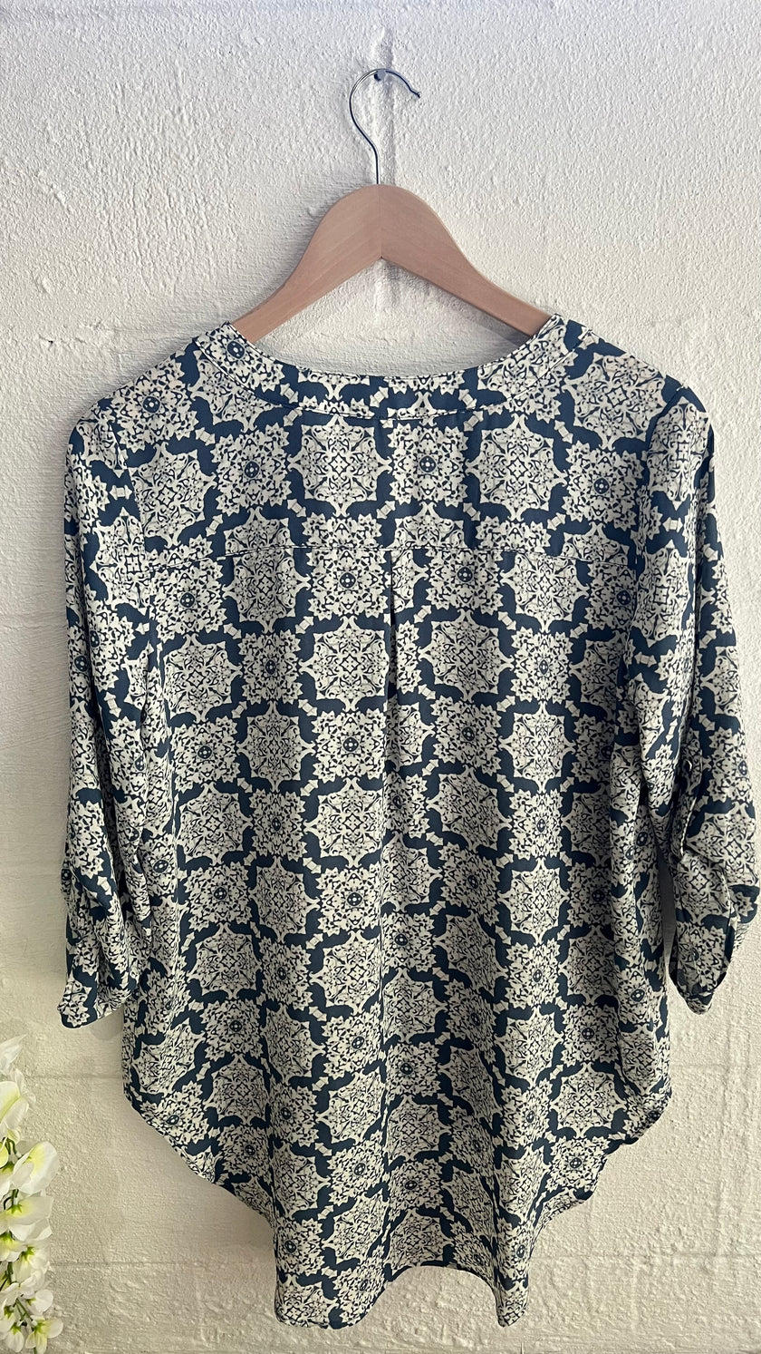 Cato Taupe Gray Knit Top Size Small