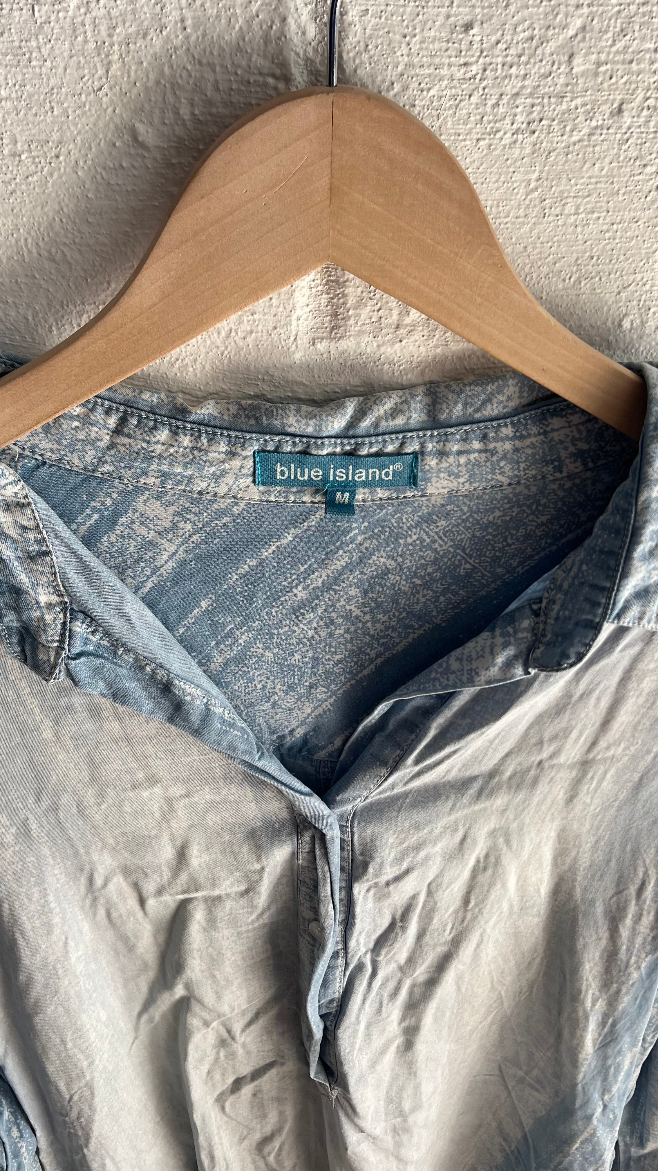 Blue Island Blue Long Sleeve Top Size Medium