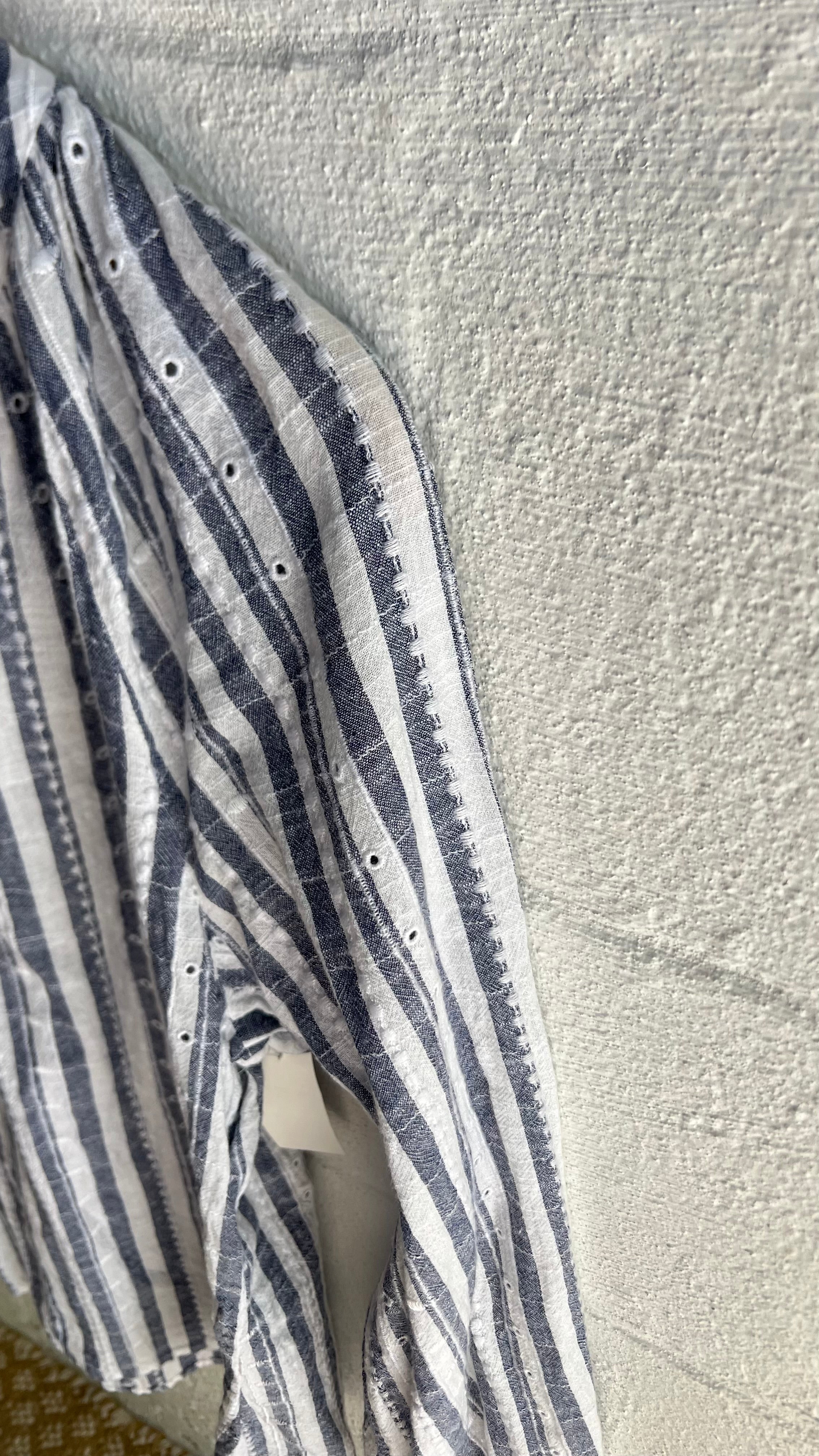 TimeTru Gray Long Sleeve Top Size Medium