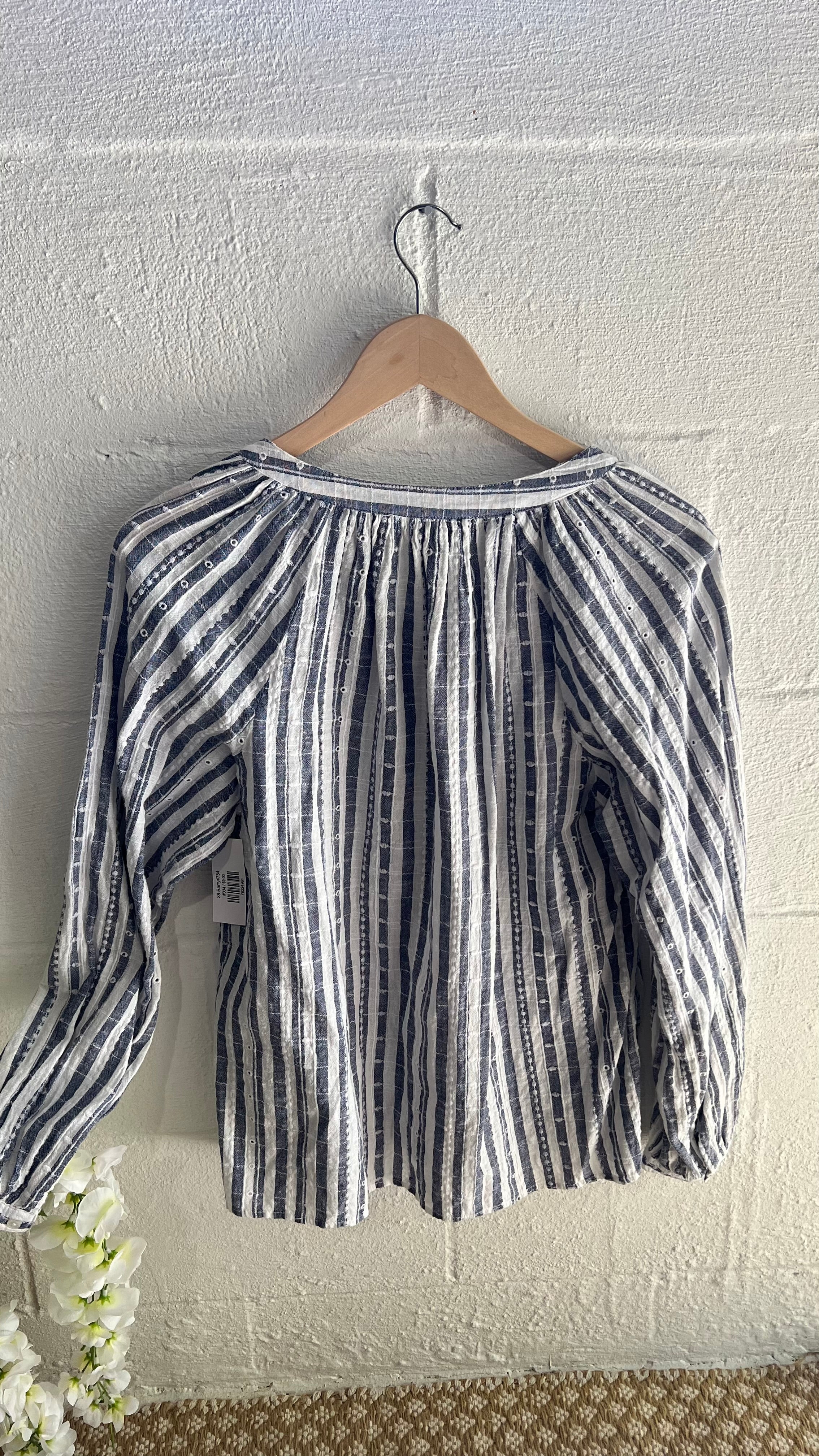 TimeTru Gray Long Sleeve Top Size Medium